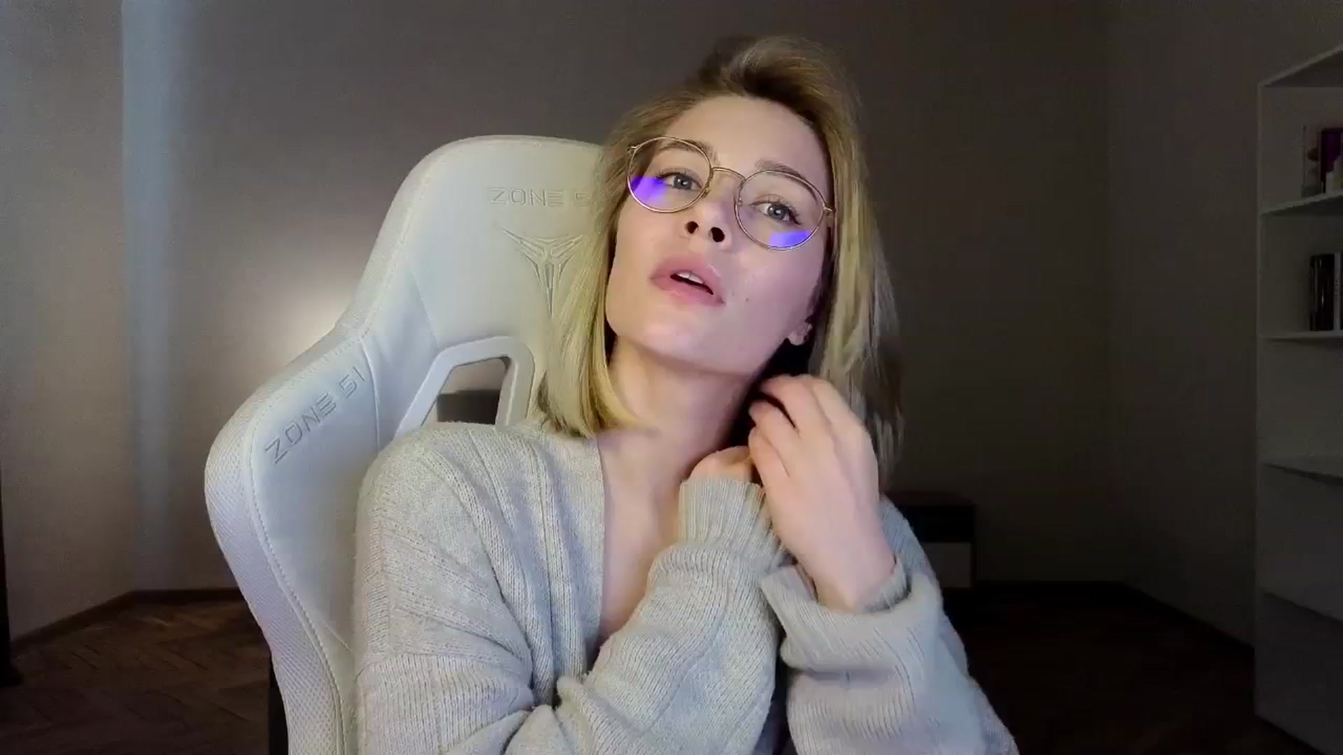 Gallery image thumbnail from KeepSpark's myfreecams stream on, 04/10/2025, 07:35 image 9 of 20