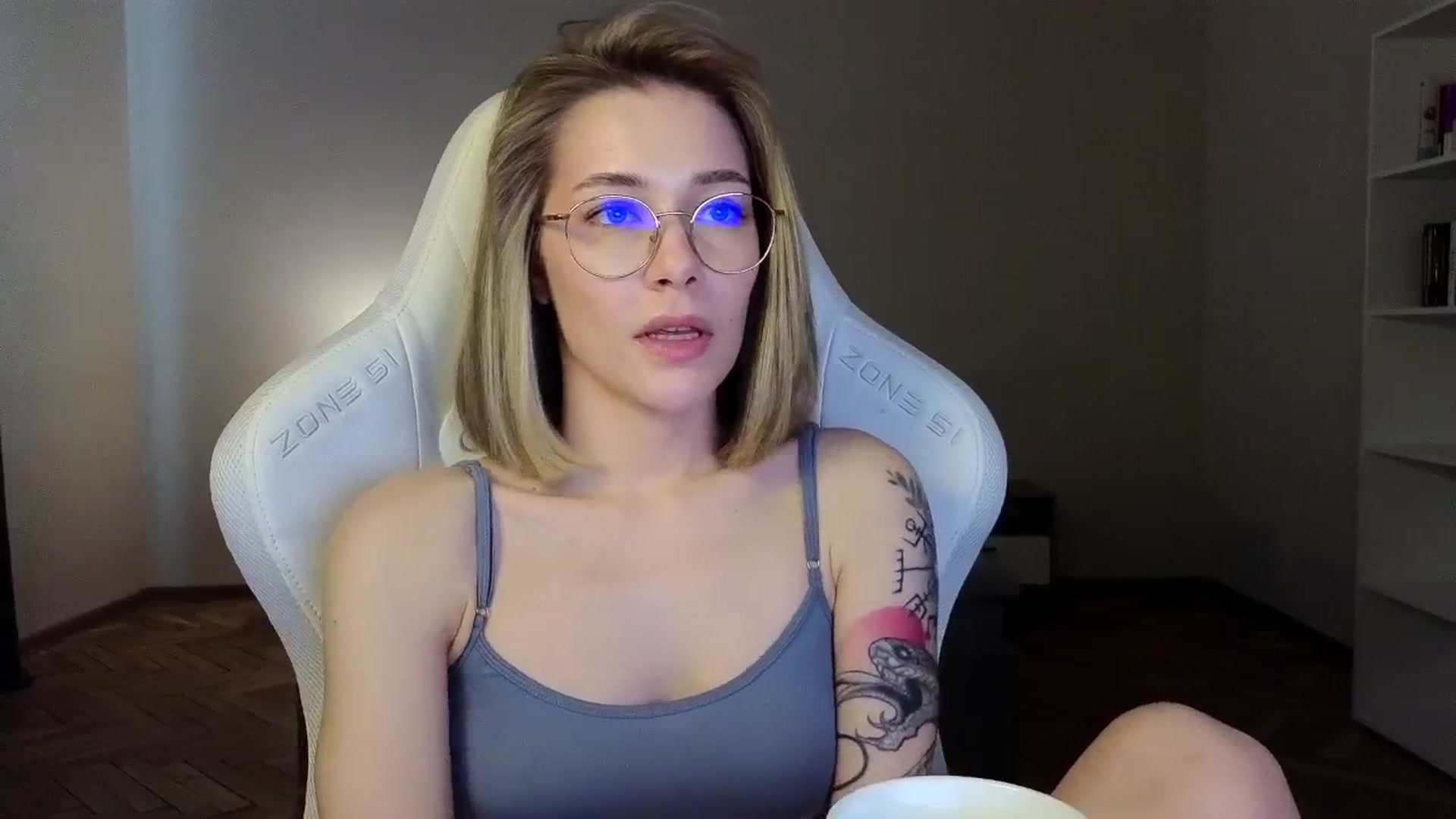 Gallery image thumbnail from KeepSpark's myfreecams stream on, 04/10/2025, 08:37 image 16 of 20