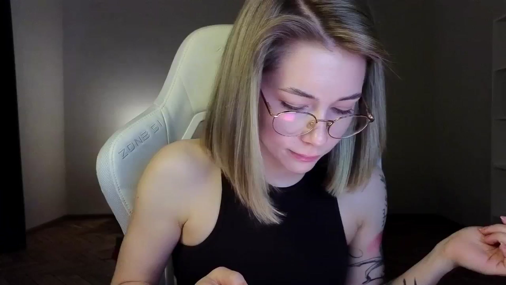 Gallery image thumbnail from KeepSpark's myfreecams stream on, 04/11/2025, 04:16 image 3 of 20
