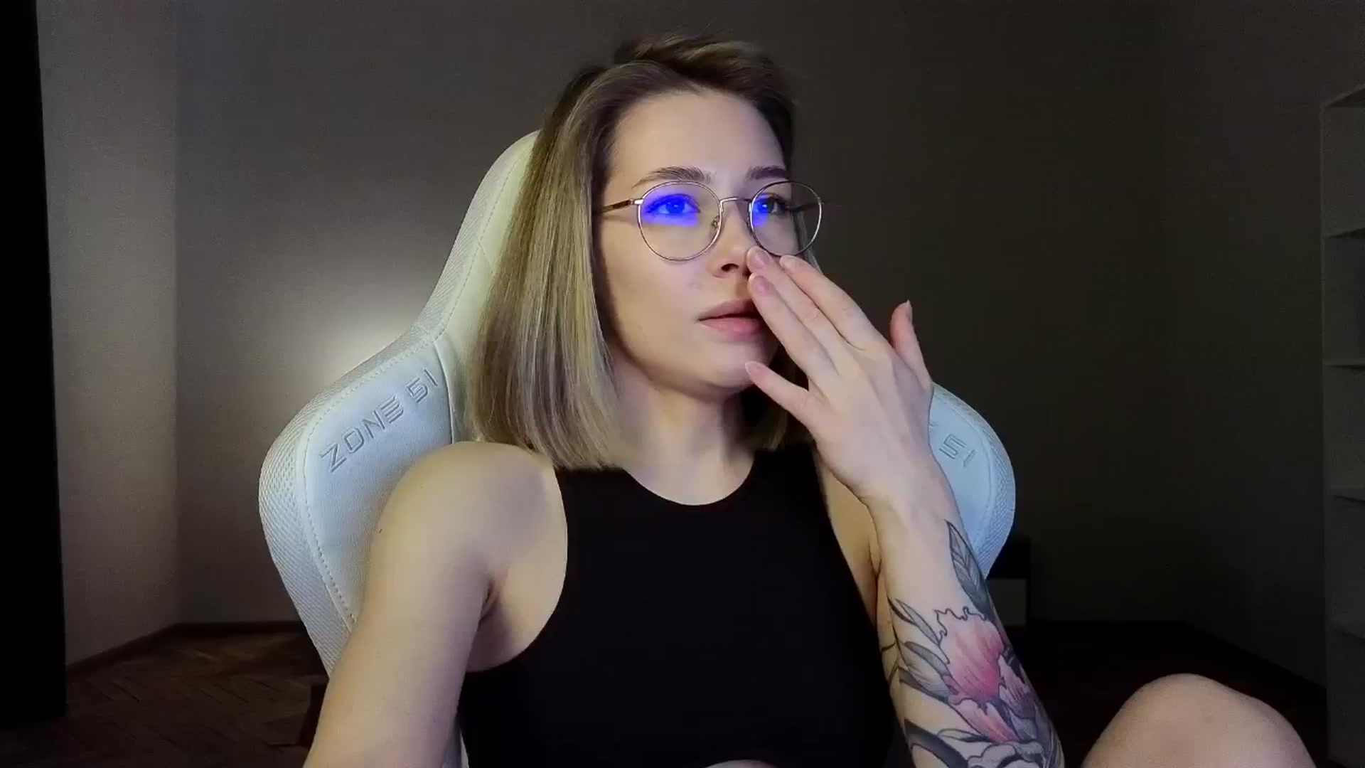 Gallery image thumbnail from KeepSpark's myfreecams stream on, 04/11/2025, 04:16 image 17 of 20