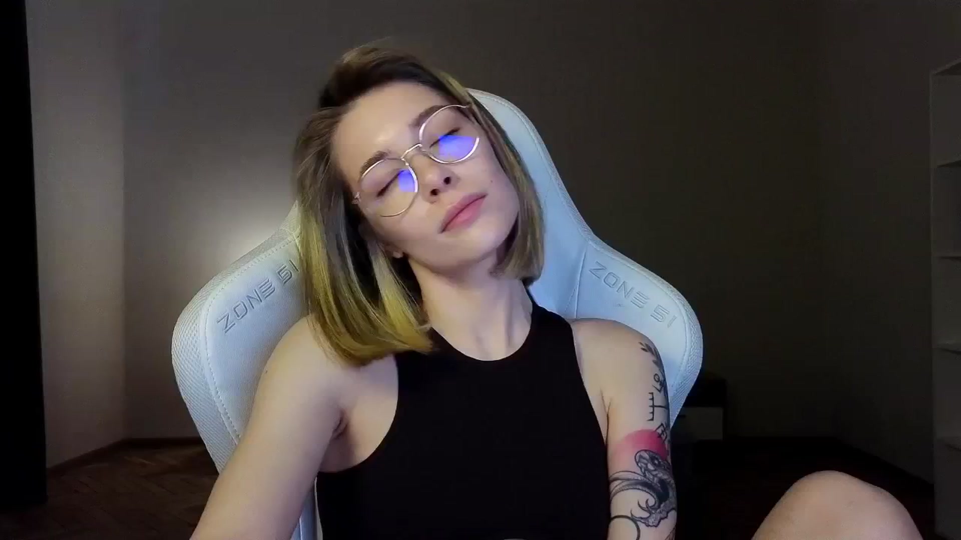 Gallery image thumbnail from KeepSpark's myfreecams stream on, 04/11/2025, 04:16 image 20 of 20