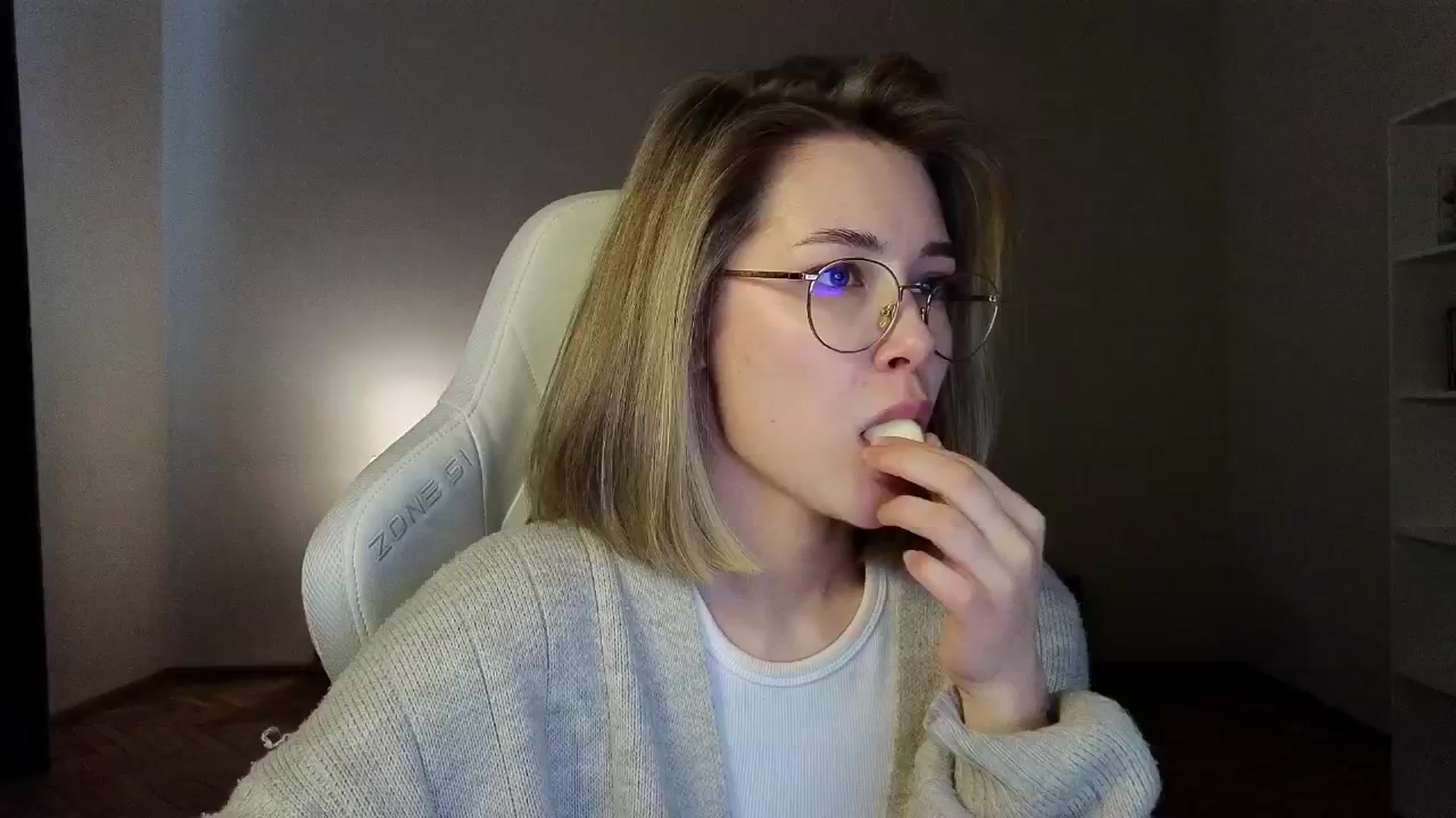 Gallery image thumbnail from KeepSpark's myfreecams stream on, 04/11/2025, 07:09 image 2 of 20