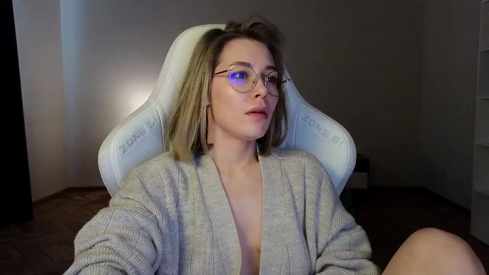 Gallery image thumbnail from KeepSpark's myfreecams stream on, 04/11/2025, 09:22 image 14 of 20