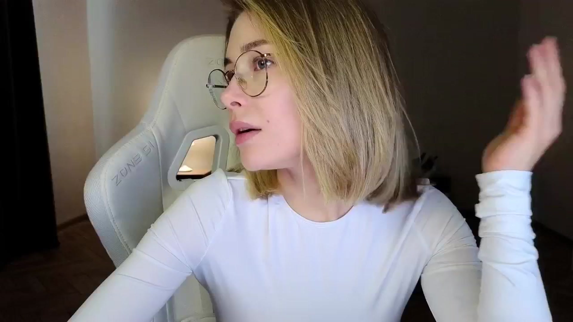 Gallery image thumbnail from KeepSpark's myfreecams stream on, 04/12/2025, 09:00 image 15 of 20