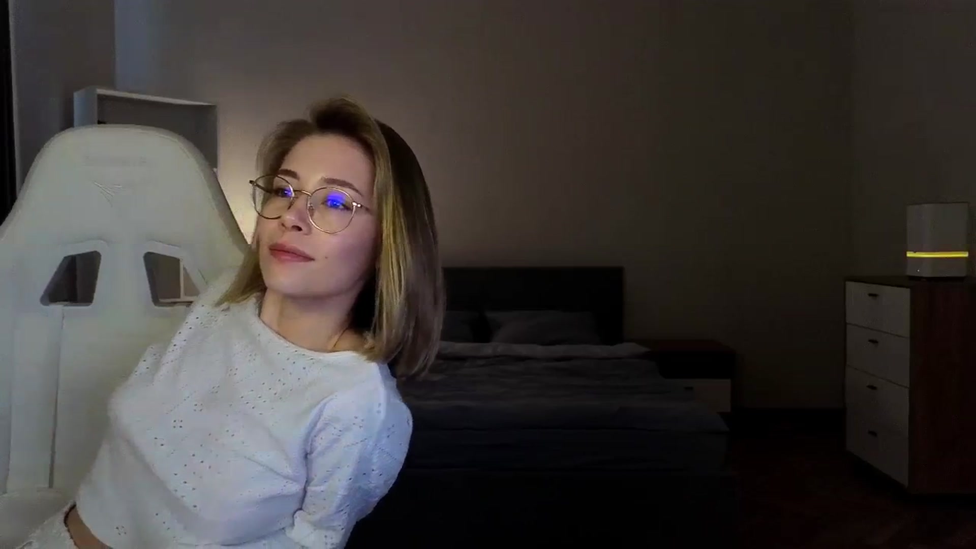 Gallery image thumbnail from KeepSpark's myfreecams stream on, 04/14/2025, 04:47 image 18 of 20