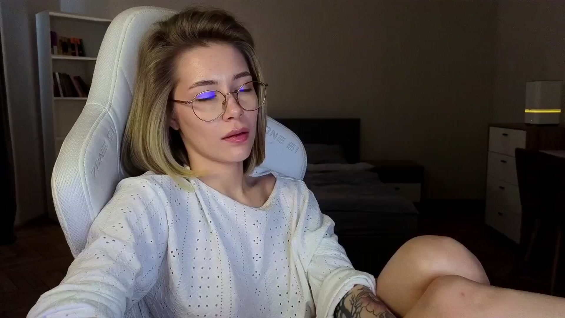 Gallery image thumbnail from KeepSpark's myfreecams stream on, 04/14/2025, 06:00 image 14 of 20