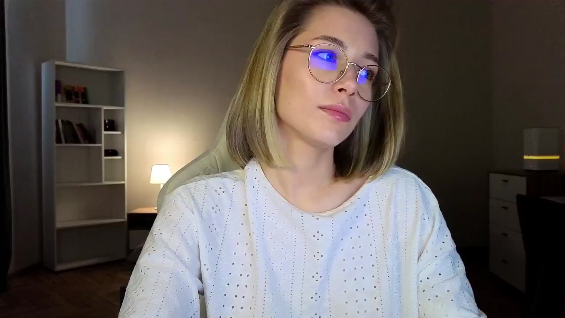 Gallery image thumbnail from KeepSpark's myfreecams stream on, 04/14/2025, 06:00 image 17 of 20
