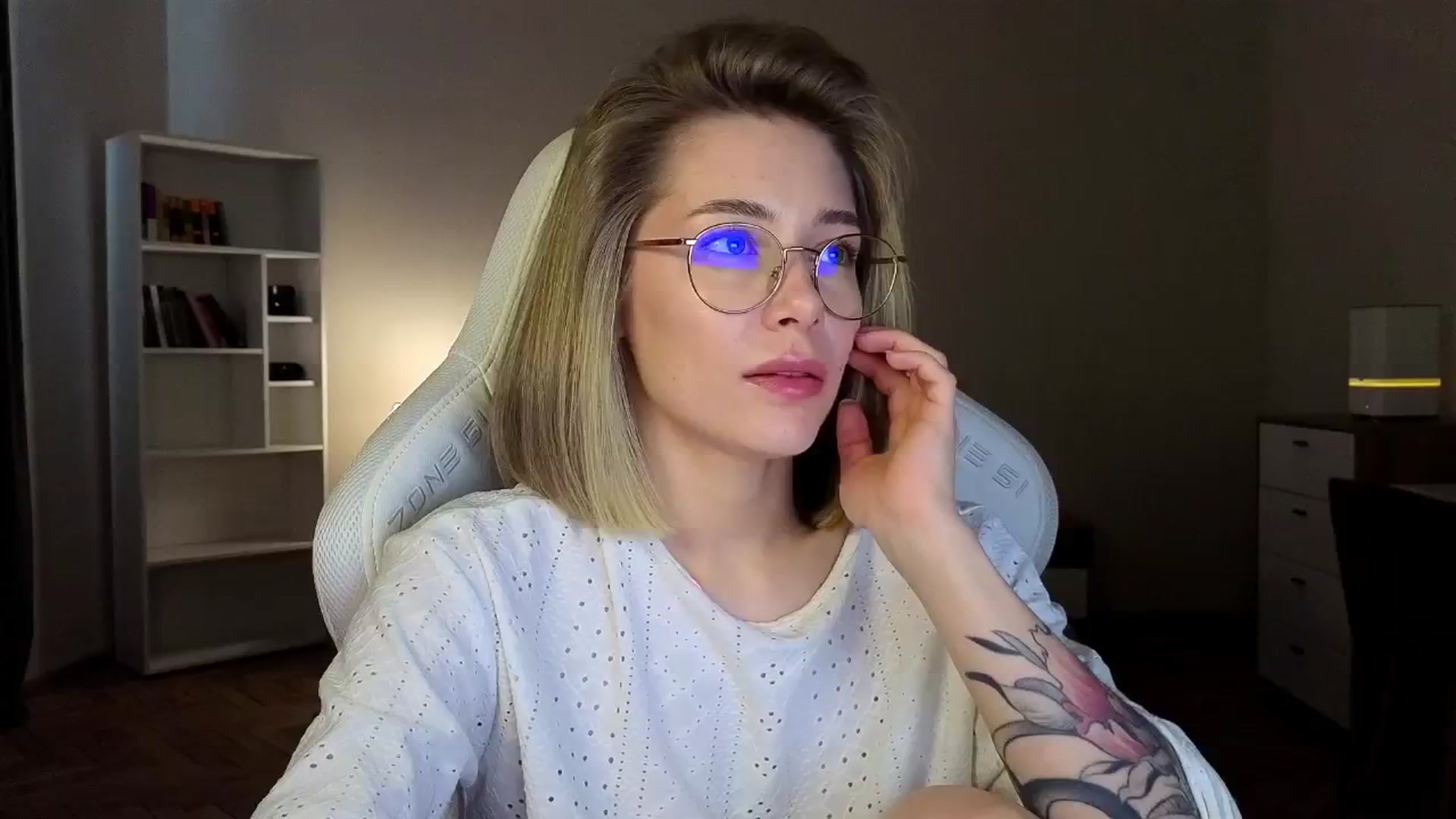 Gallery image thumbnail from KeepSpark's myfreecams stream on, 04/14/2025, 06:00 image 7 of 20