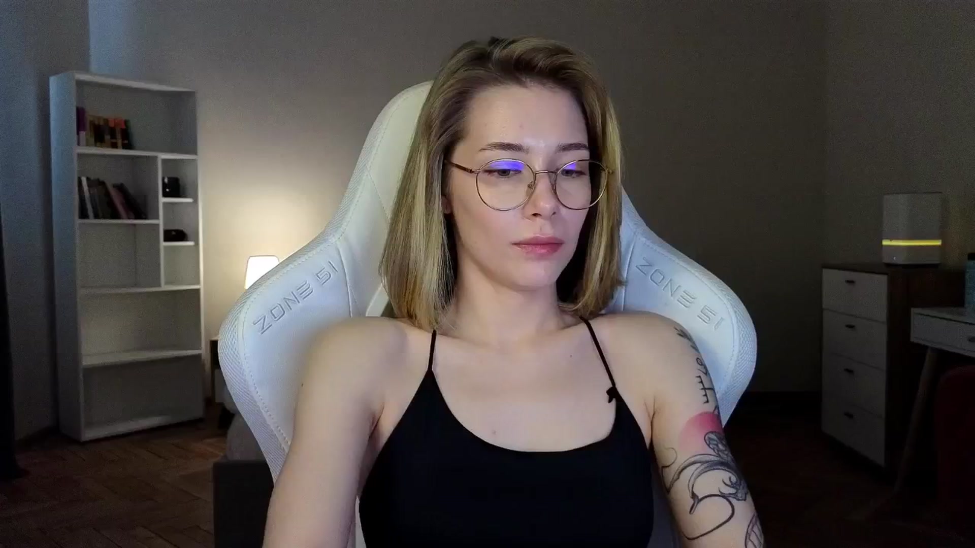 Gallery image thumbnail from KeepSpark's myfreecams stream on, 04/16/2025, 06:40 image 3 of 20