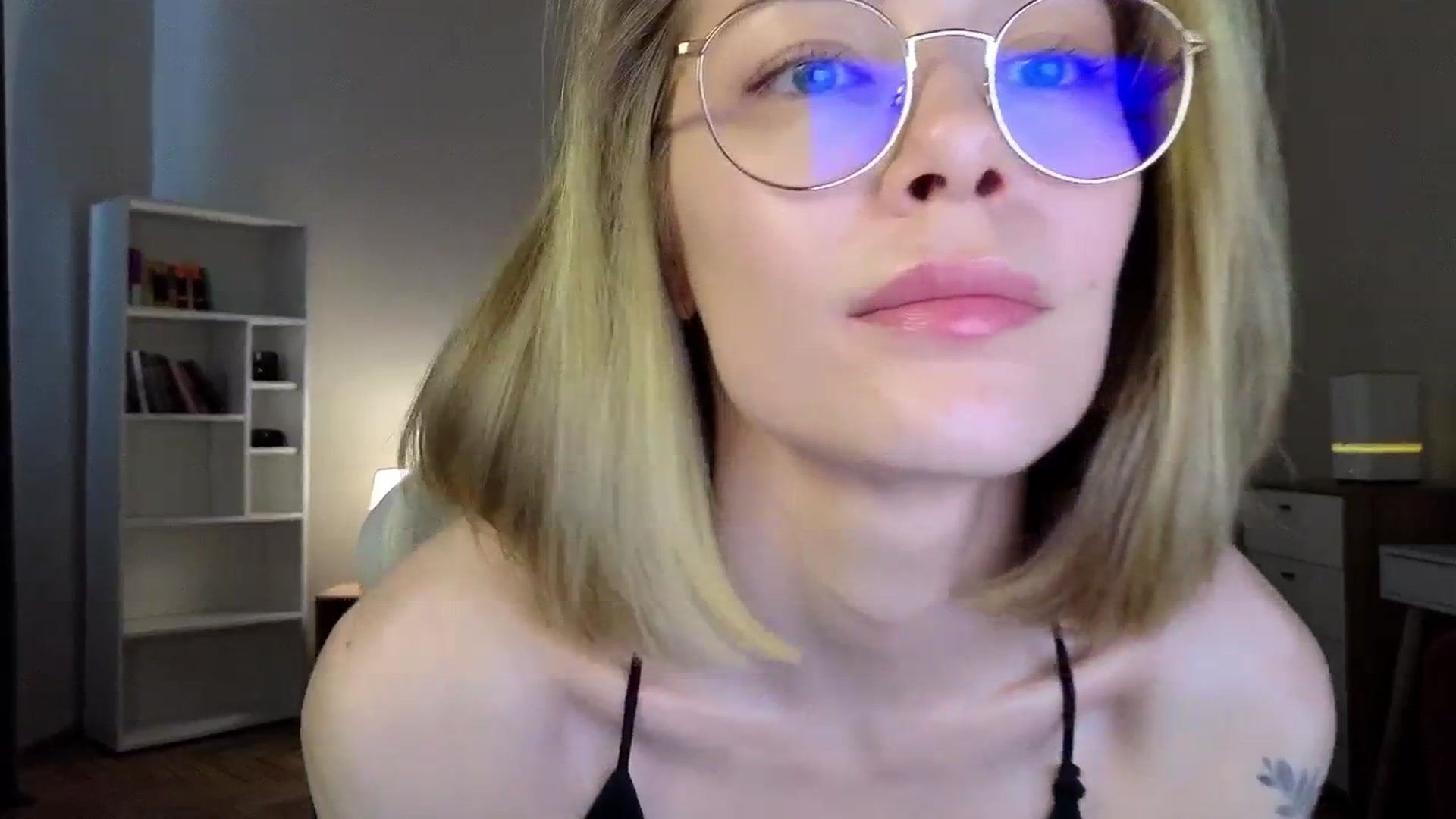 Gallery image thumbnail from KeepSpark's myfreecams stream on, 04/16/2025, 06:40 image 15 of 20
