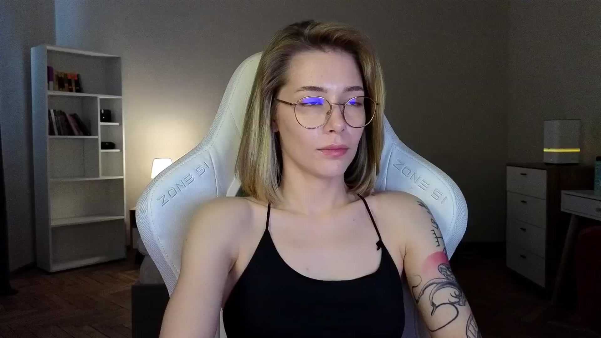 Gallery image thumbnail from KeepSpark's myfreecams stream on, 04/16/2025, 06:40 image 2 of 20
