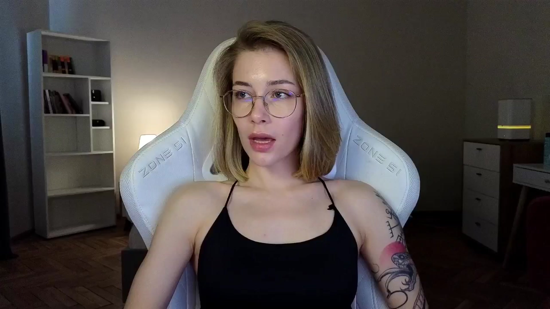 Gallery image thumbnail from KeepSpark's myfreecams stream on, 04/16/2025, 06:40 image 9 of 20