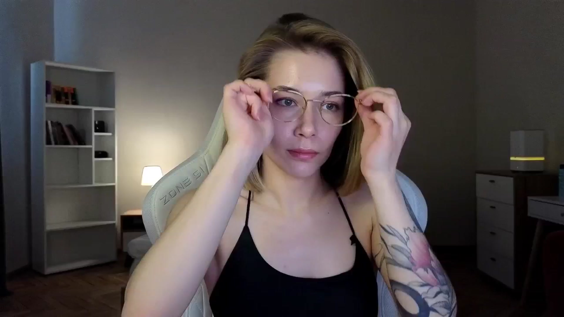 Gallery image thumbnail from KeepSpark's myfreecams stream on, 04/16/2025, 06:40 image 1 of 20