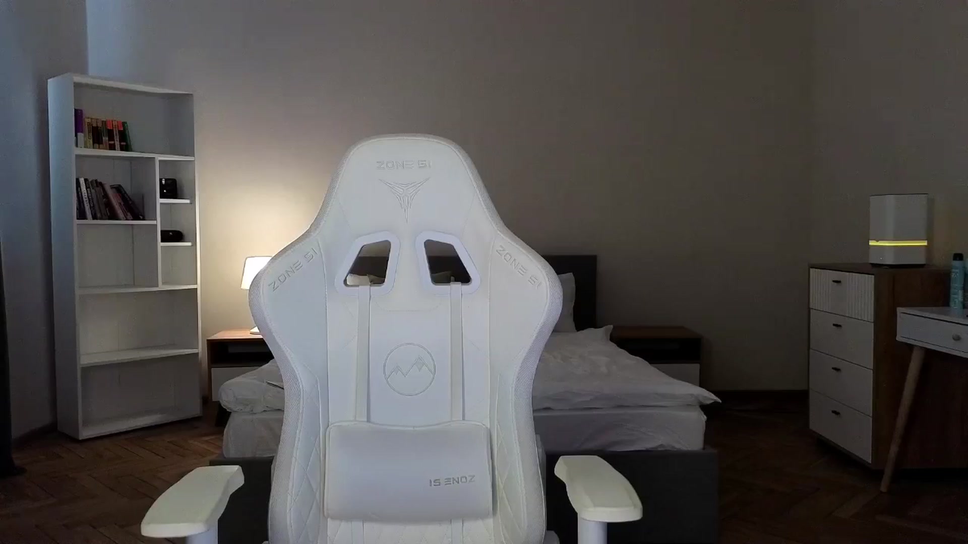 Gallery image thumbnail from KeepSpark's myfreecams stream on, 04/16/2025, 08:34 image 13 of 20