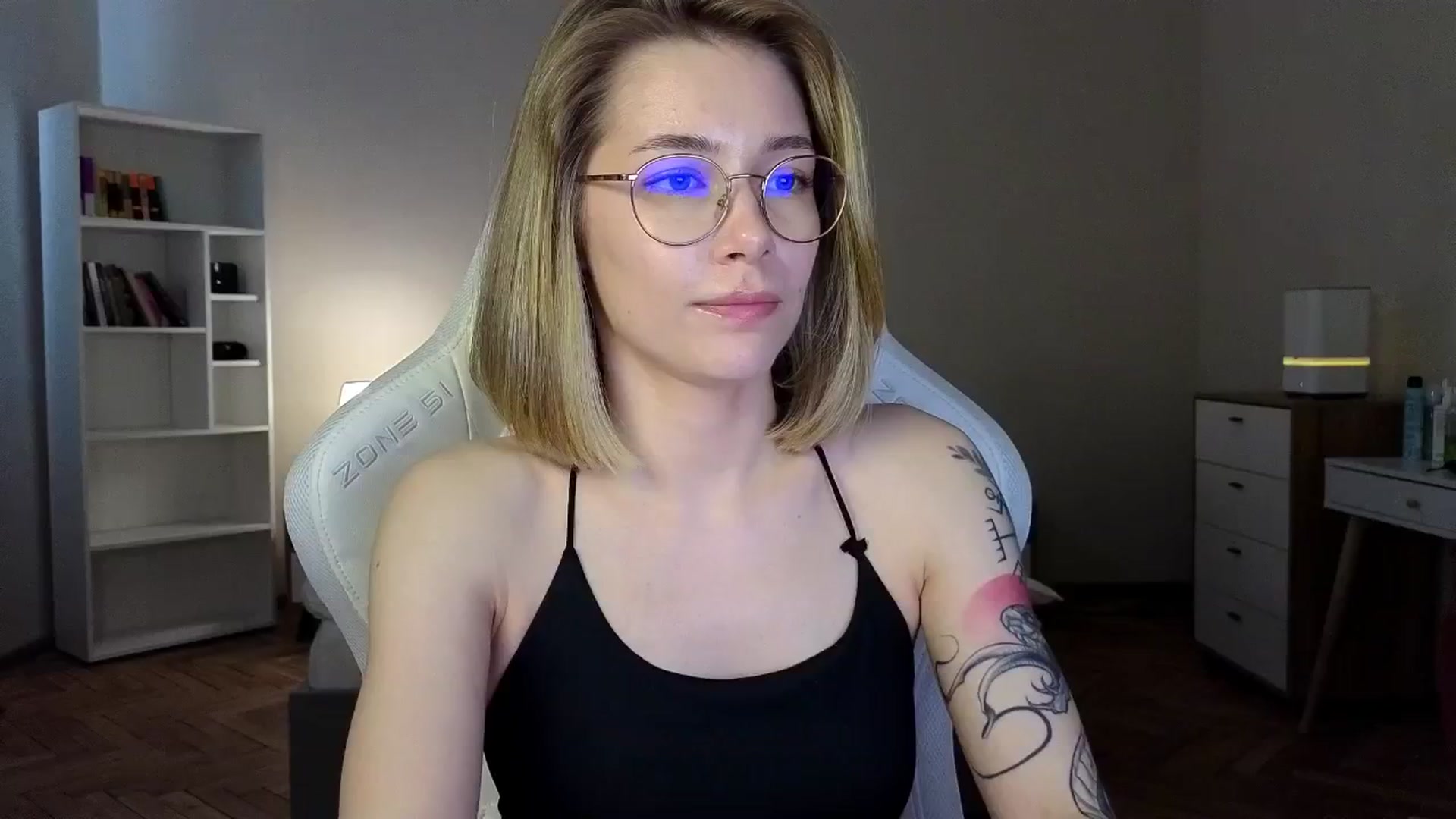 Gallery image thumbnail from KeepSpark's myfreecams stream on, 04/16/2025, 09:19 image 11 of 20