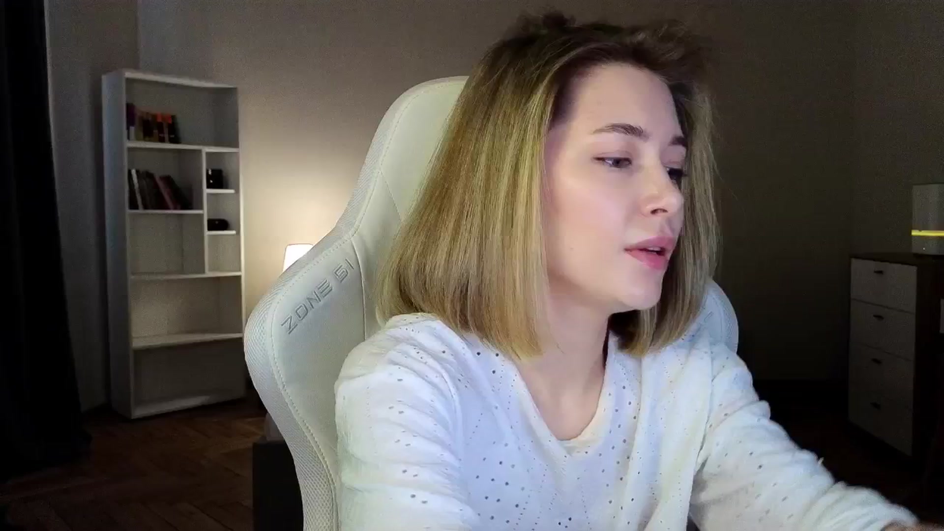 Gallery image thumbnail from KeepSpark's myfreecams stream on, 04/17/2025, 06:17 image 4 of 20