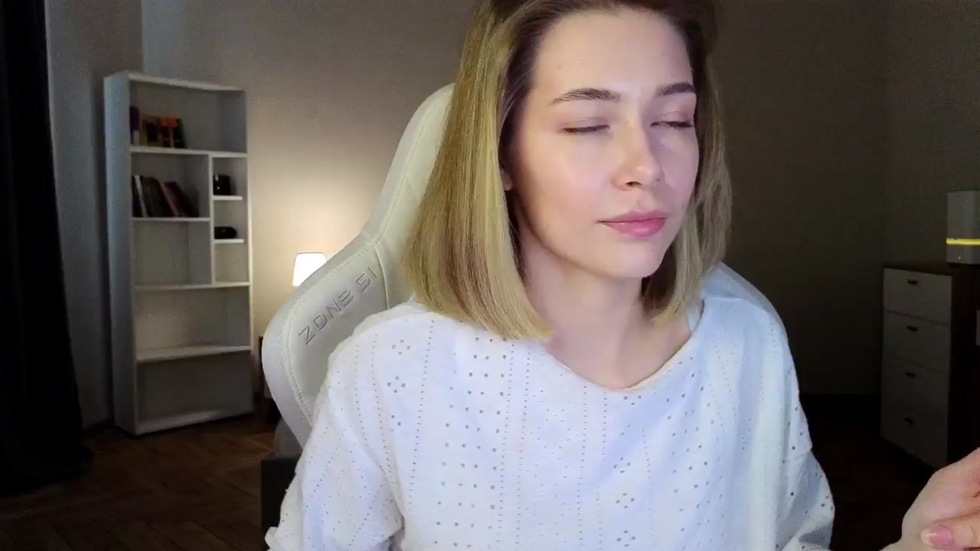 Gallery image thumbnail from KeepSpark's myfreecams stream on, 04/17/2025, 06:17 image 14 of 20