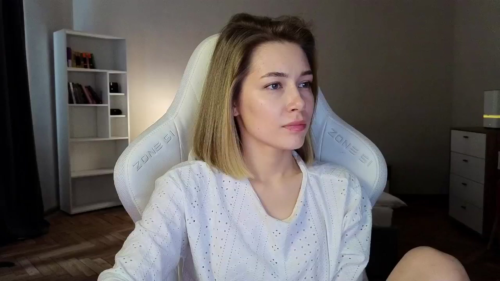 Gallery image thumbnail from KeepSpark's myfreecams stream on, 04/17/2025, 07:08 image 18 of 20