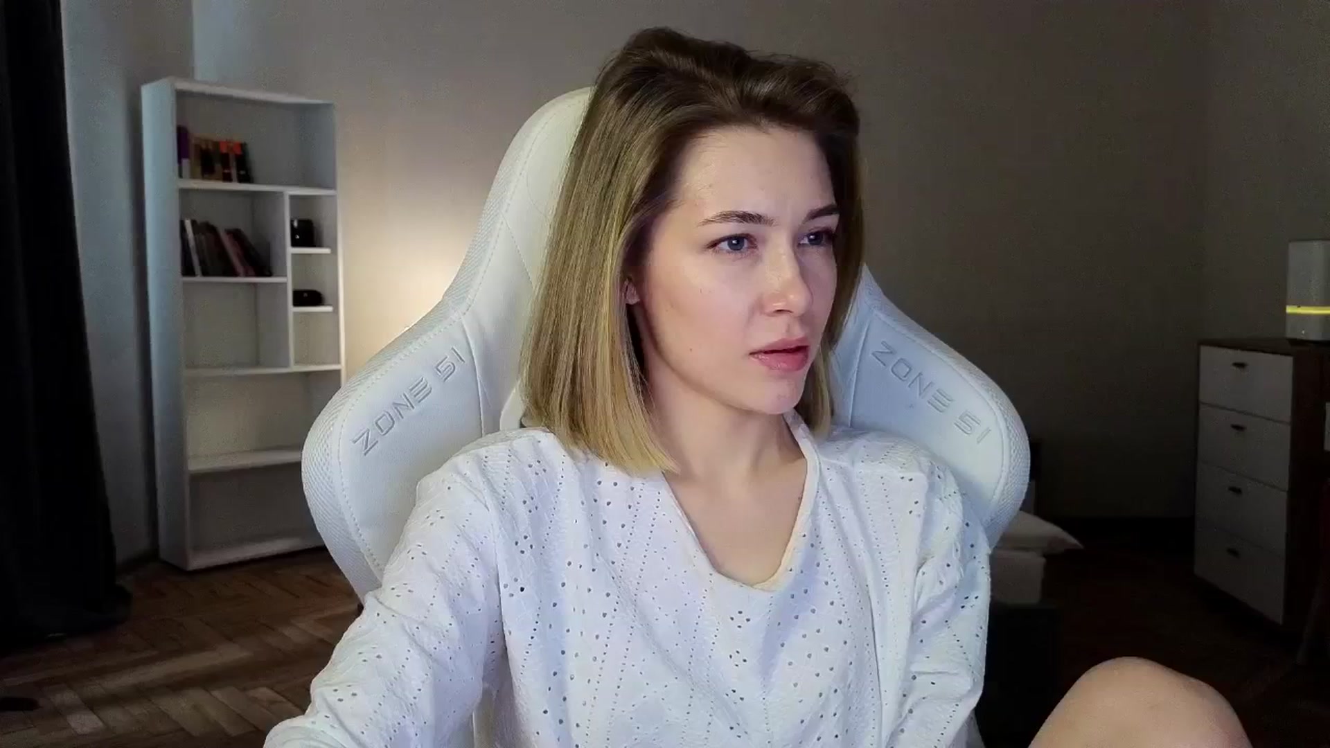 Gallery image thumbnail from KeepSpark's myfreecams stream on, 04/17/2025, 07:08 image 19 of 20