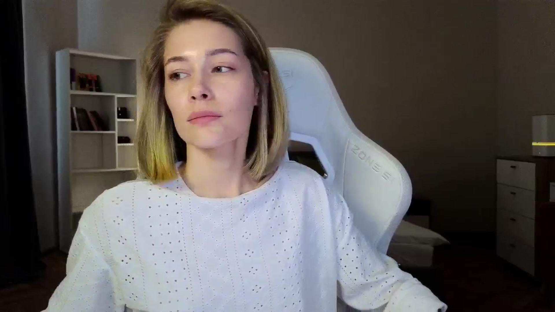 Gallery image thumbnail from KeepSpark's myfreecams stream on, 04/17/2025, 09:17 image 3 of 20