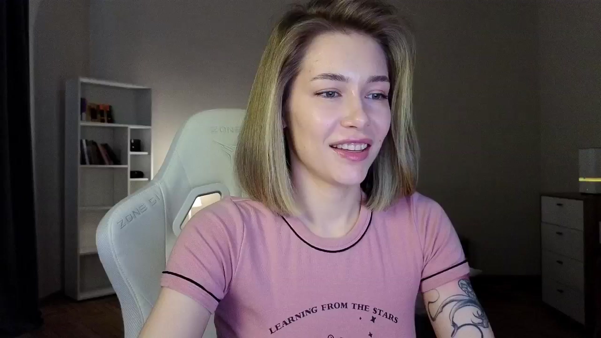 Gallery image thumbnail from KeepSpark's myfreecams stream on, 04/18/2025, 04:07 image 1 of 20