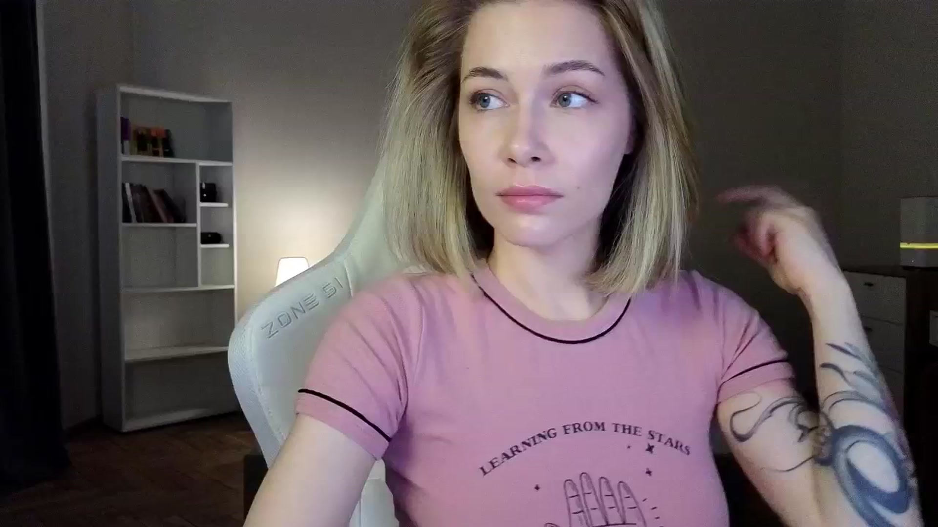 Gallery image thumbnail from KeepSpark's myfreecams stream on, 04/18/2025, 04:07 image 17 of 20