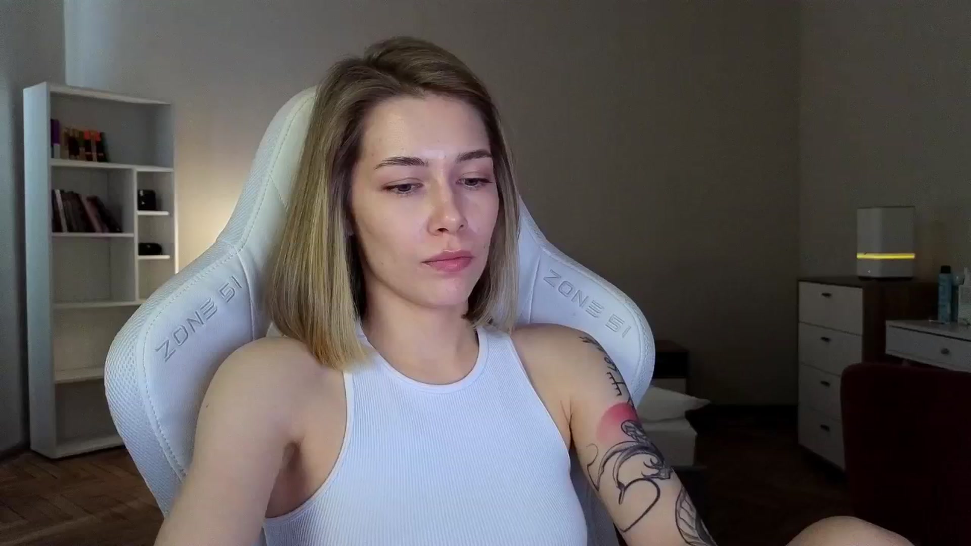 Gallery image thumbnail from KeepSpark's myfreecams stream on, 04/18/2025, 08:37 image 19 of 20