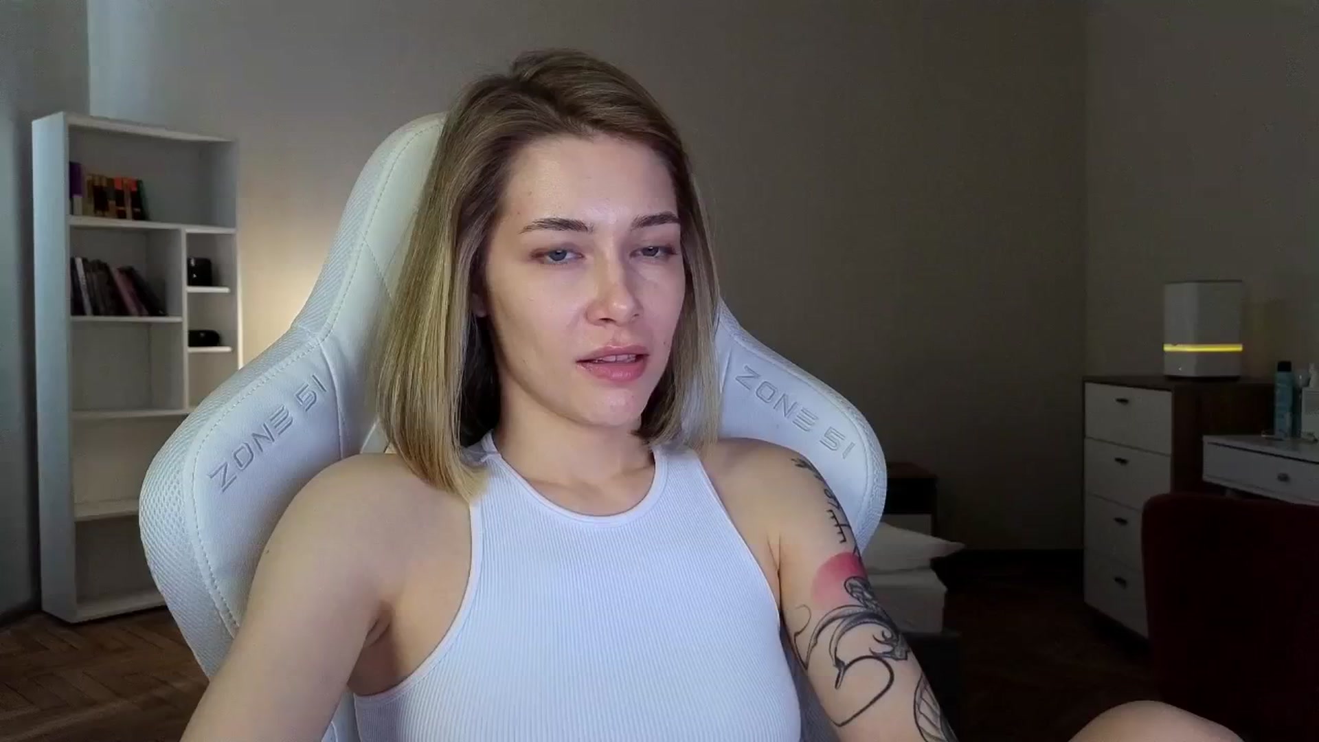 Gallery image thumbnail from KeepSpark's myfreecams stream on, 04/18/2025, 08:37 image 20 of 20