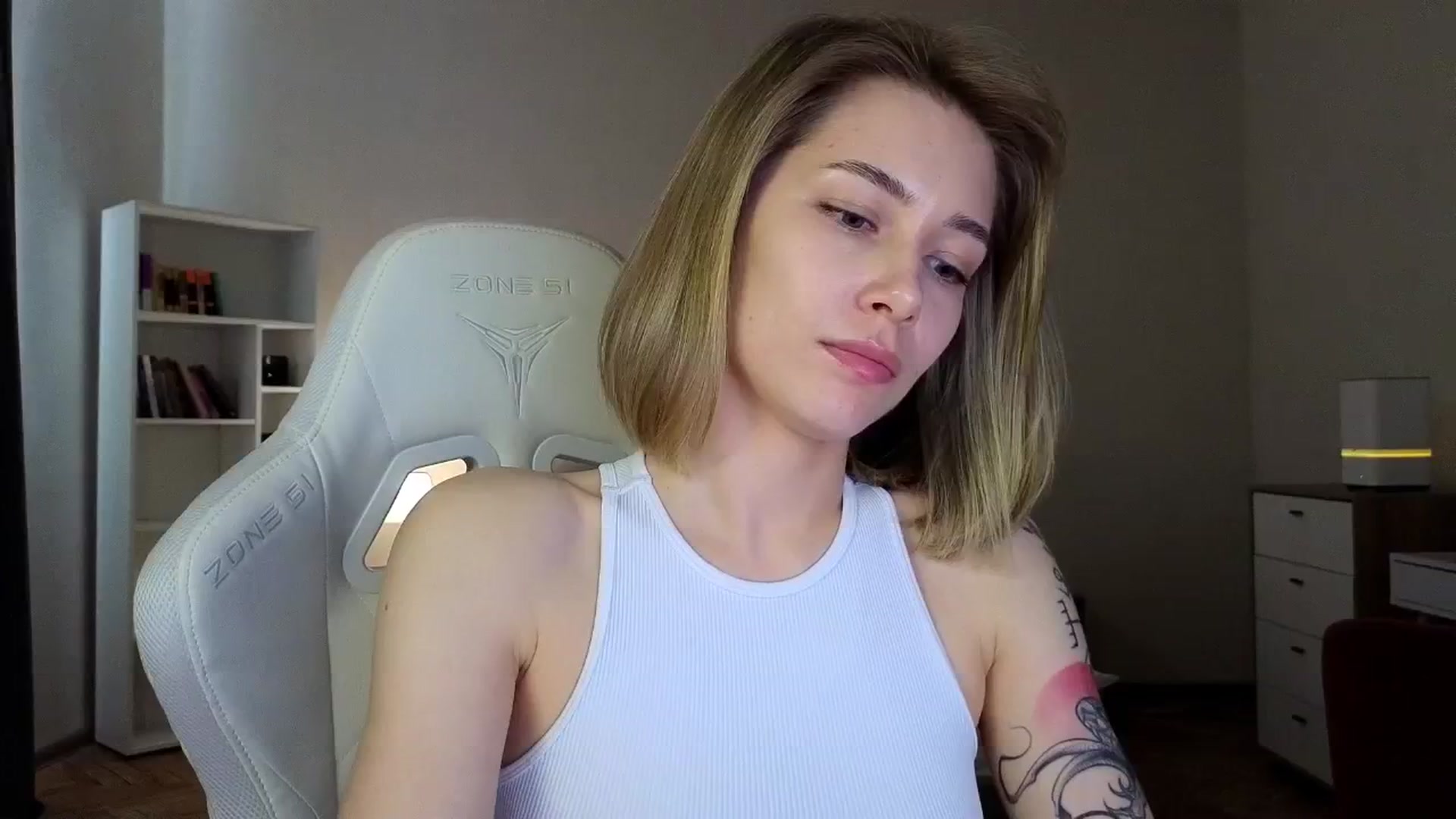 Gallery image thumbnail from KeepSpark's myfreecams stream on, 04/18/2025, 08:59 image 1 of 20