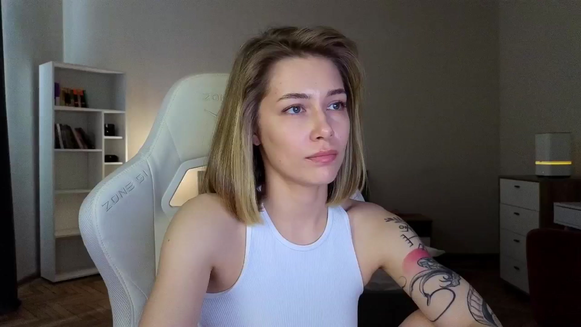 Gallery image thumbnail from KeepSpark's myfreecams stream on, 04/18/2025, 08:59 image 6 of 20