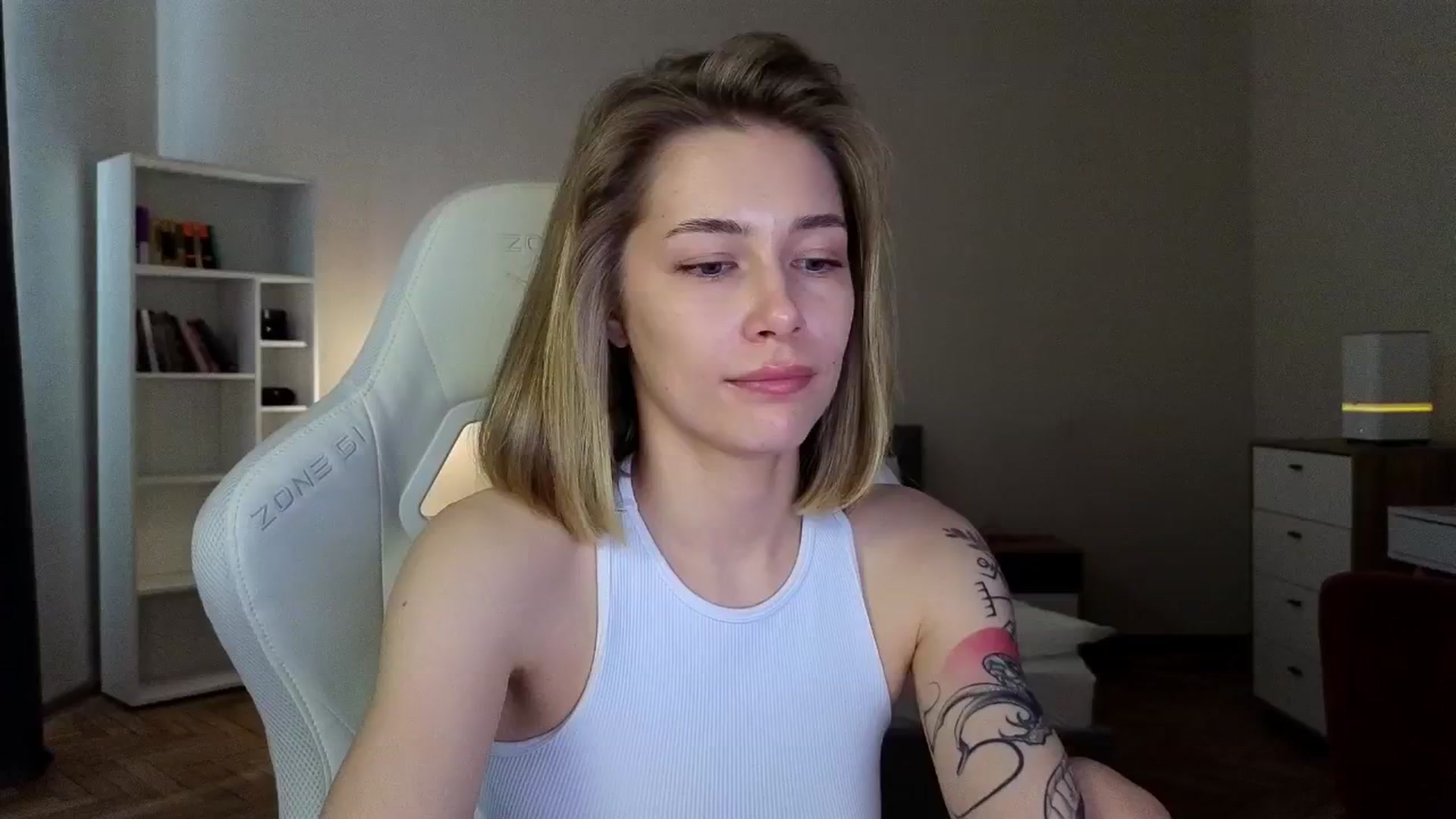 Gallery image thumbnail from KeepSpark's myfreecams stream on, 04/18/2025, 08:59 image 3 of 20