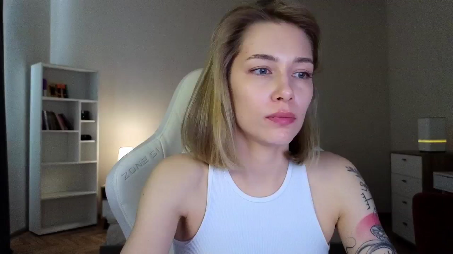 Gallery image thumbnail from KeepSpark's myfreecams stream on, 04/18/2025, 08:59 image 19 of 20