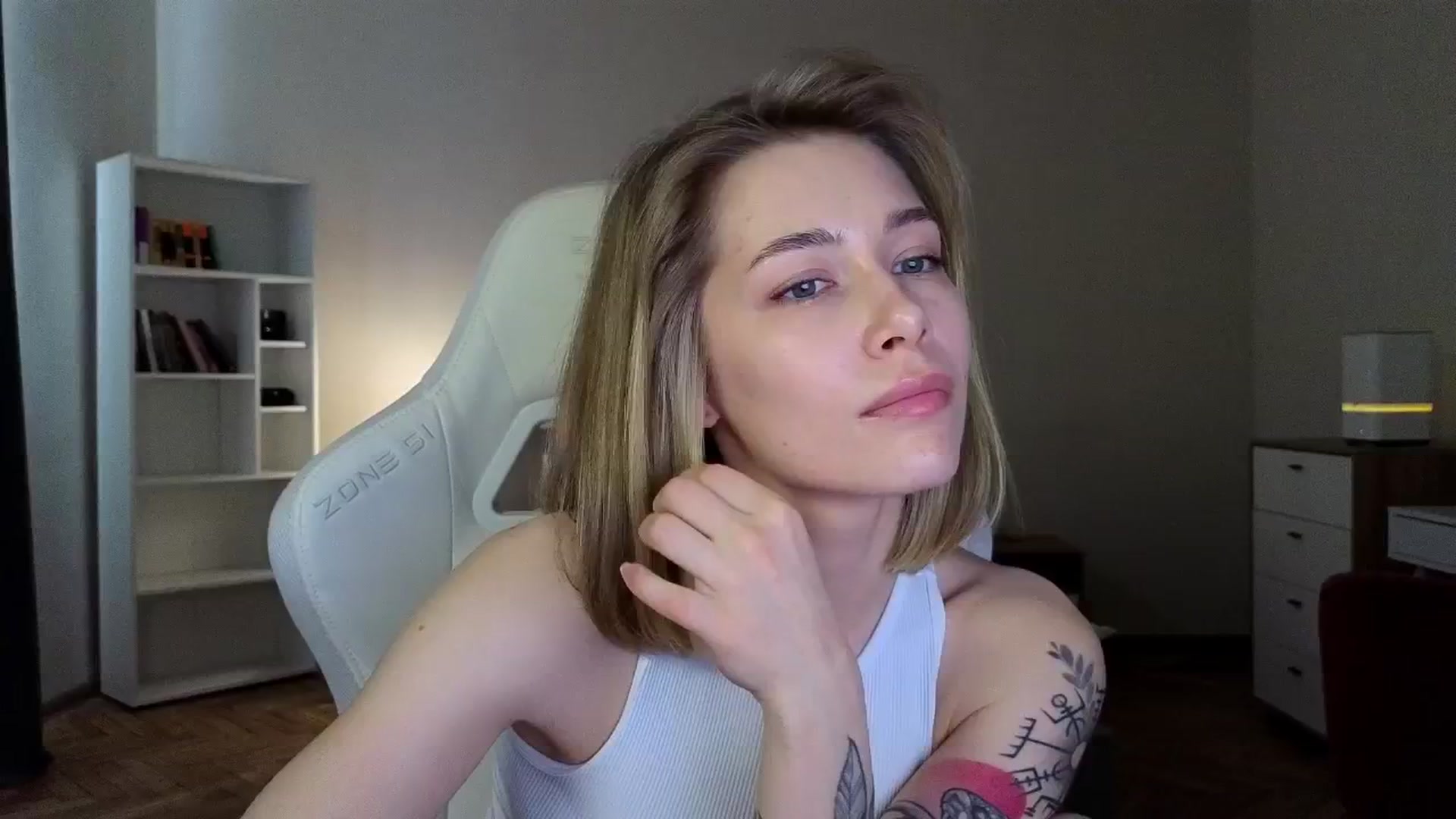 Gallery image thumbnail from KeepSpark's myfreecams stream on, 04/18/2025, 08:59 image 9 of 20