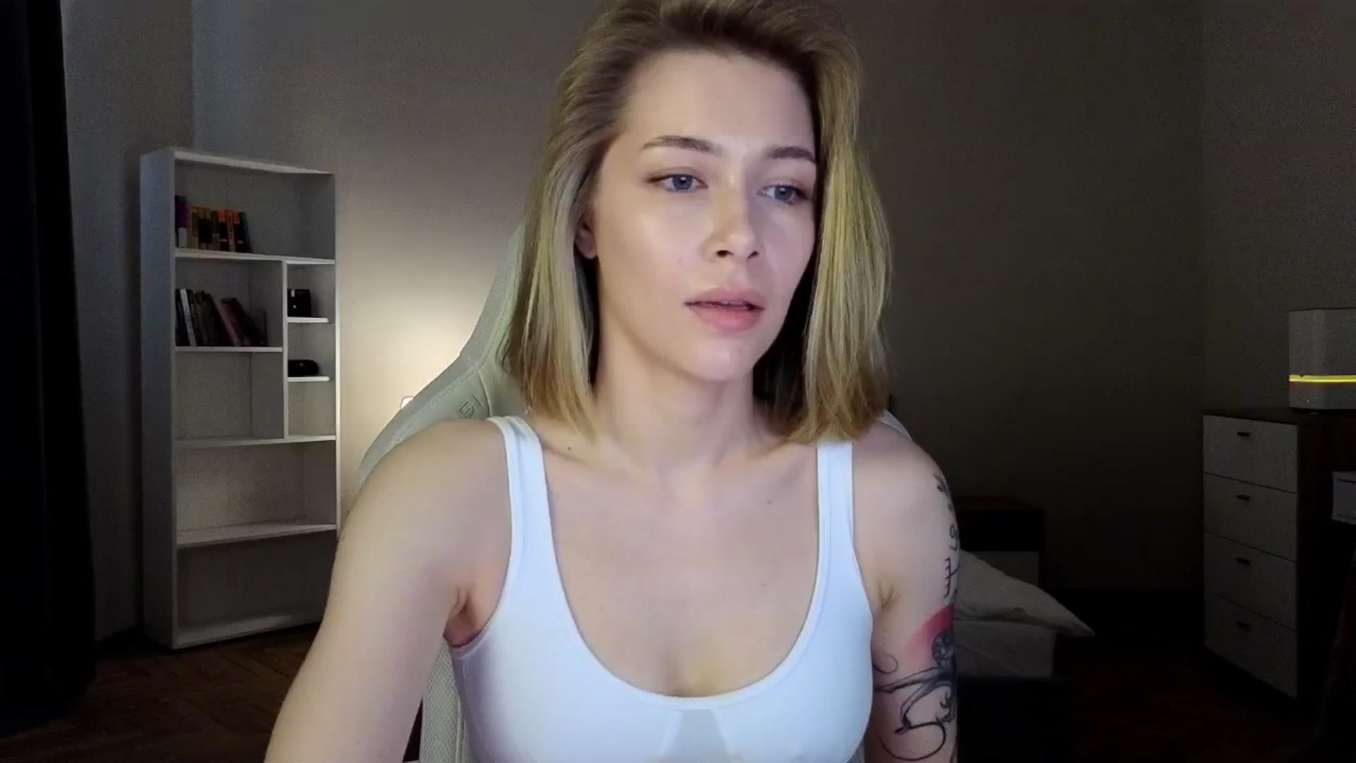 Gallery image thumbnail from KeepSpark's myfreecams stream on, 04/19/2025, 04:18 image 13 of 20