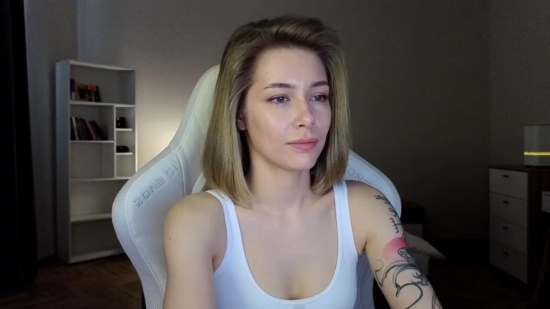 Gallery image thumbnail from KeepSpark's myfreecams stream on, 04/19/2025, 04:18 image 19 of 20