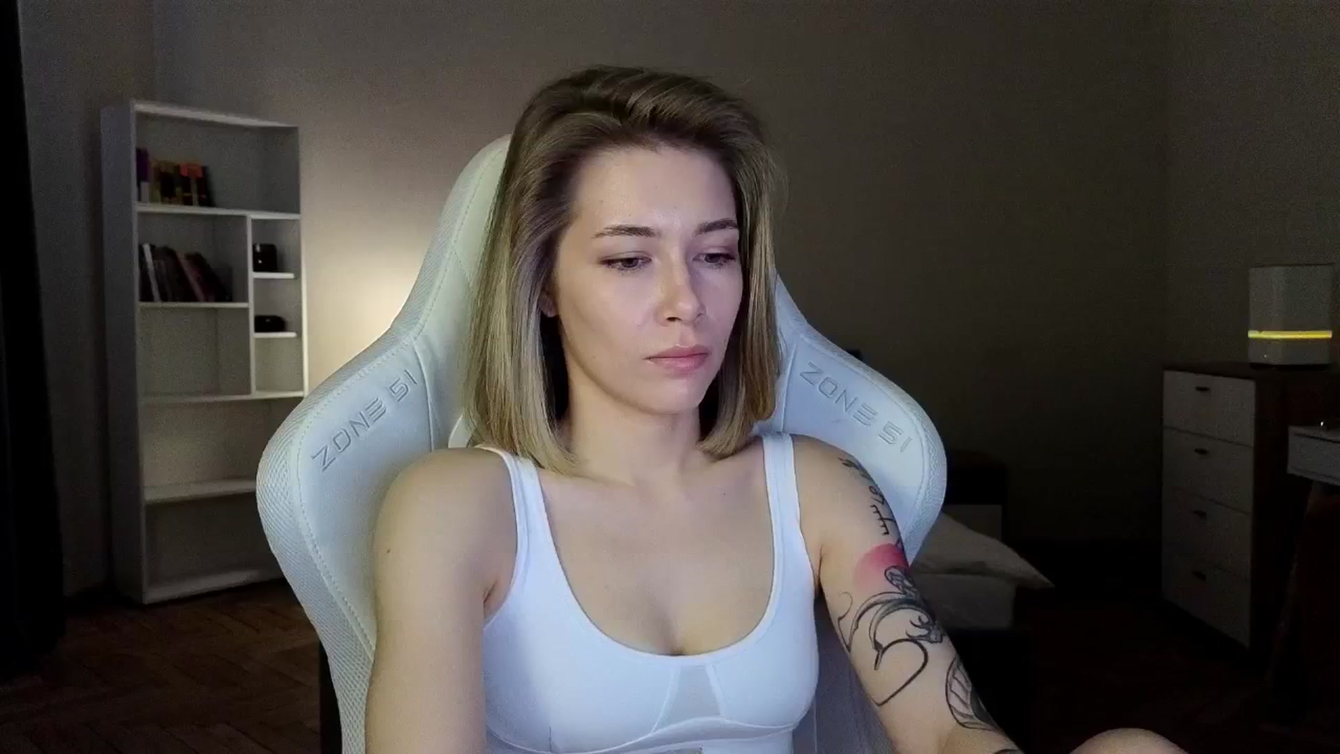 Gallery image thumbnail from KeepSpark's myfreecams stream on, 04/19/2025, 04:18 image 2 of 20