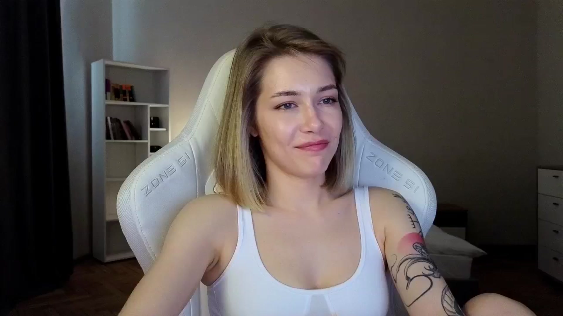 Gallery image thumbnail from KeepSpark's myfreecams stream on, 04/19/2025, 07:01 image 14 of 20