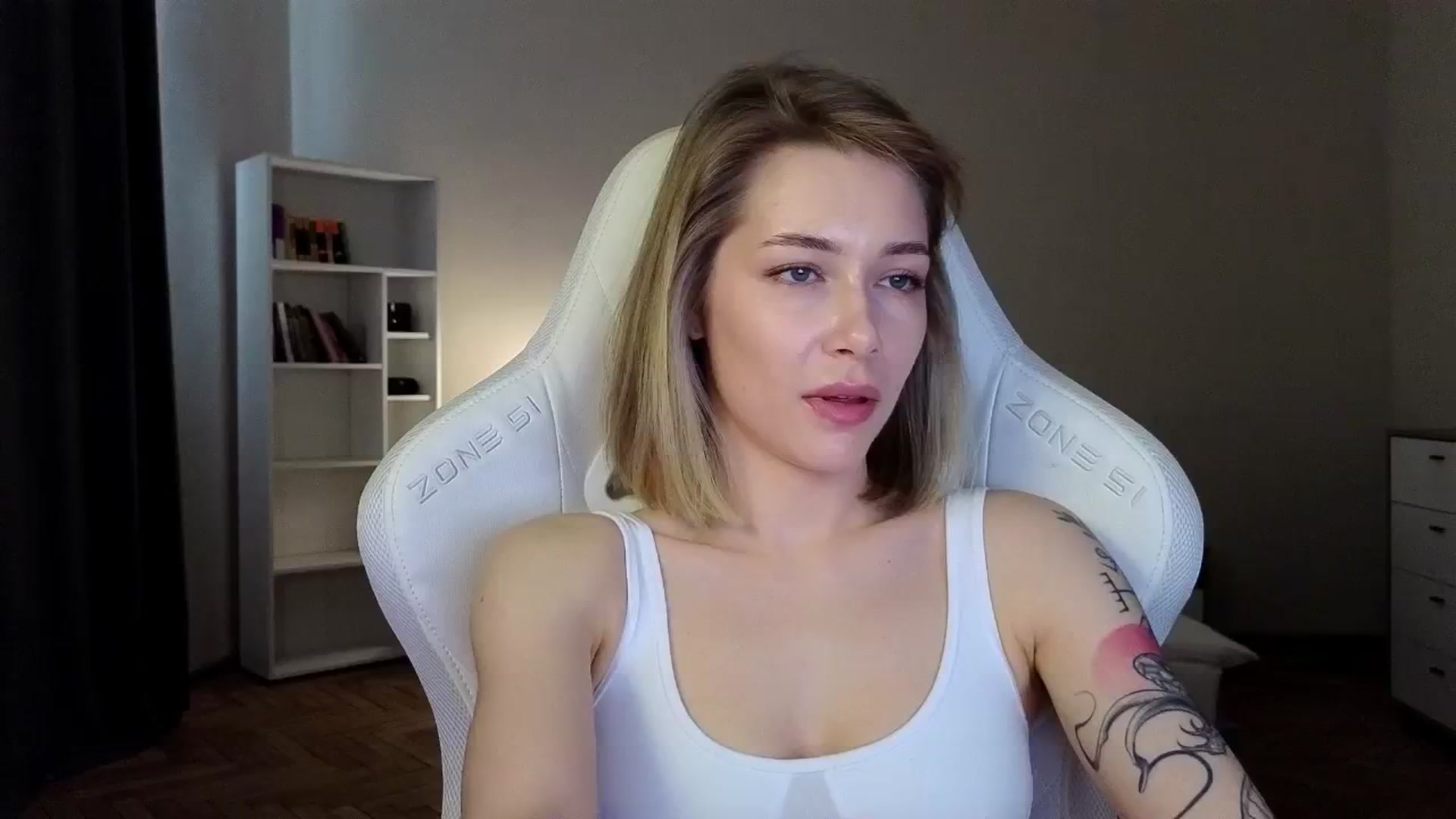 Gallery image thumbnail from KeepSpark's myfreecams stream on, 04/19/2025, 07:01 image 9 of 20