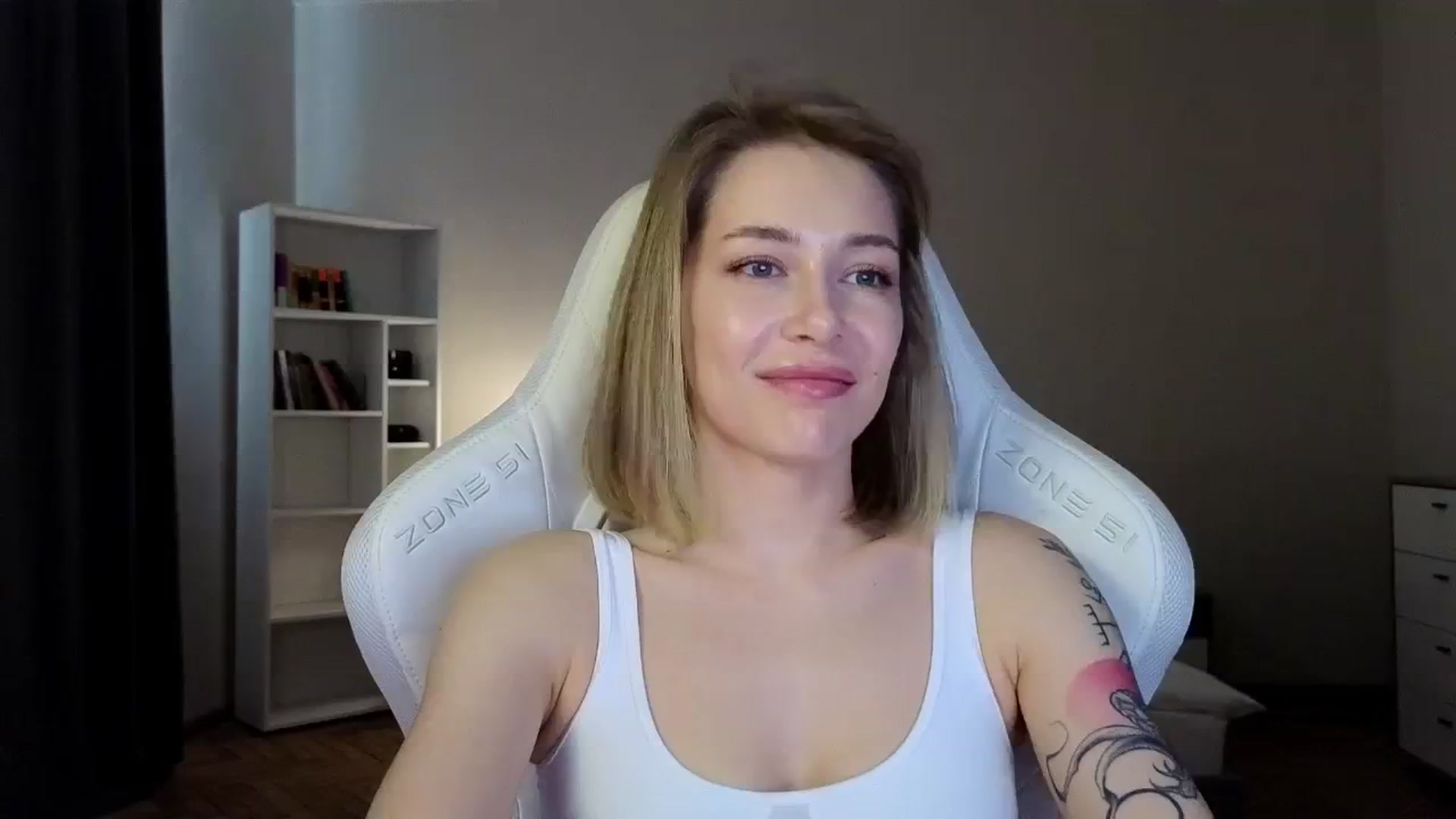 Gallery image thumbnail from KeepSpark's myfreecams stream on, 04/19/2025, 07:01 image 5 of 20
