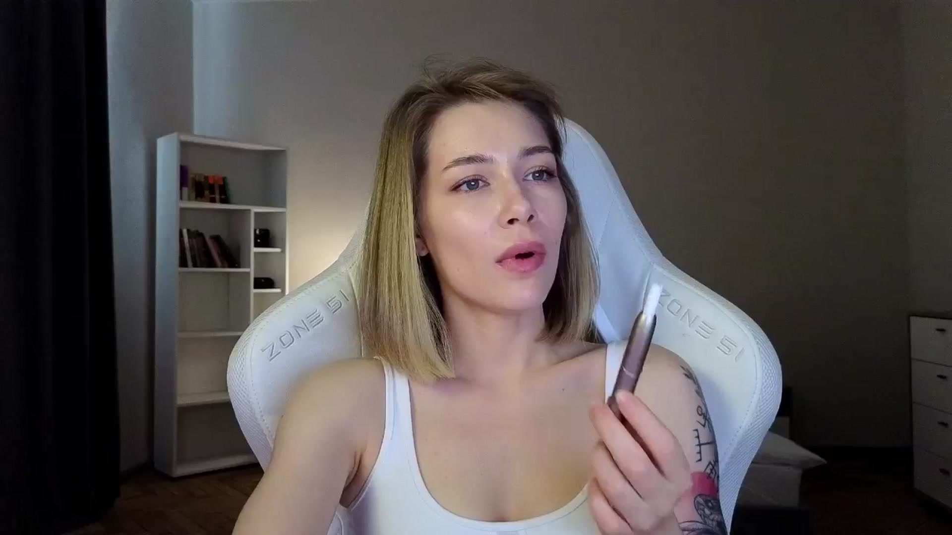 Gallery image thumbnail from KeepSpark's myfreecams stream on, 04/19/2025, 07:01 image 7 of 20
