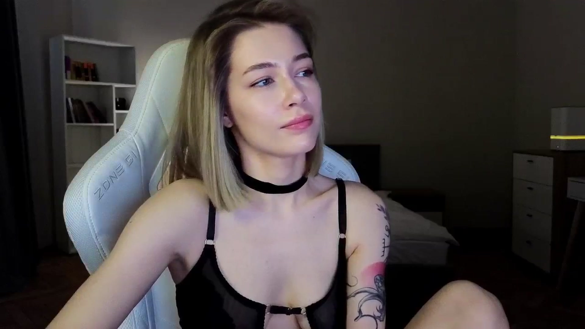 Gallery image thumbnail from KeepSpark's myfreecams stream on, 04/21/2025, 05:16 image 5 of 20