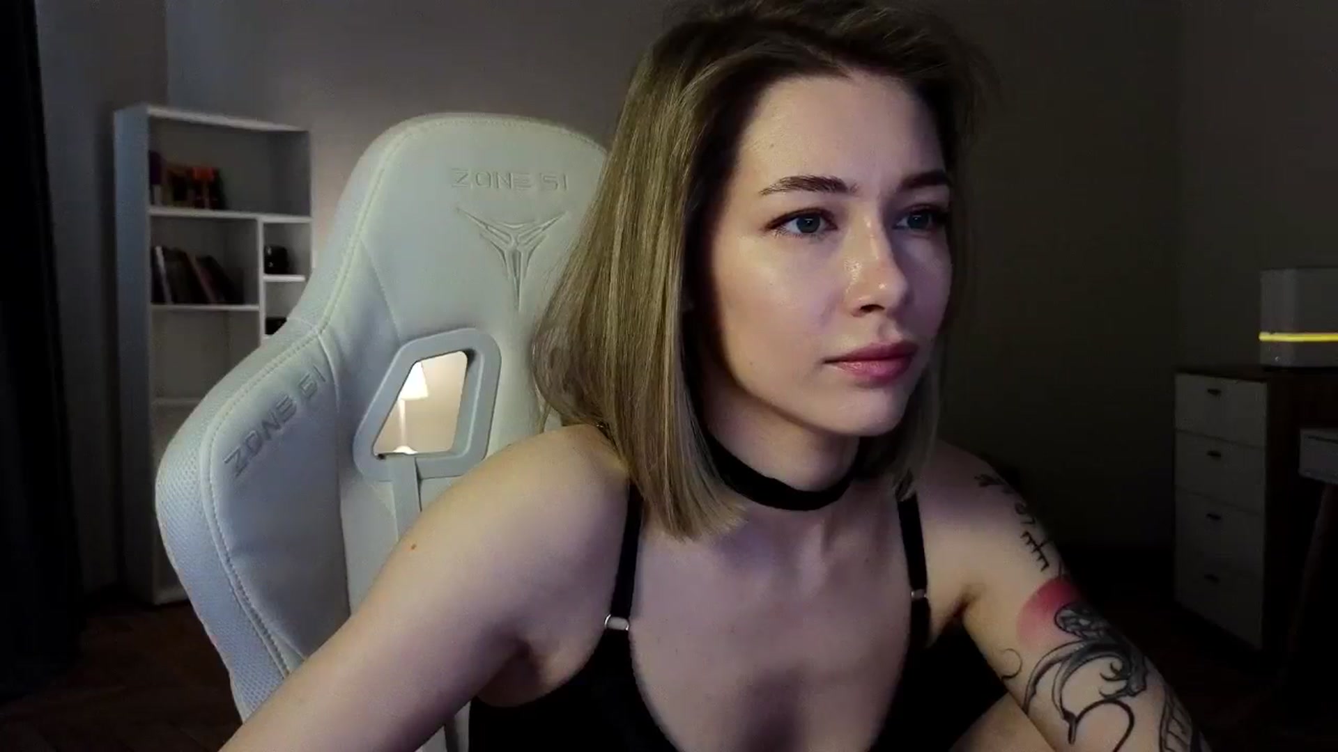 Gallery image thumbnail from KeepSpark's myfreecams stream on, 04/21/2025, 05:16 image 8 of 20