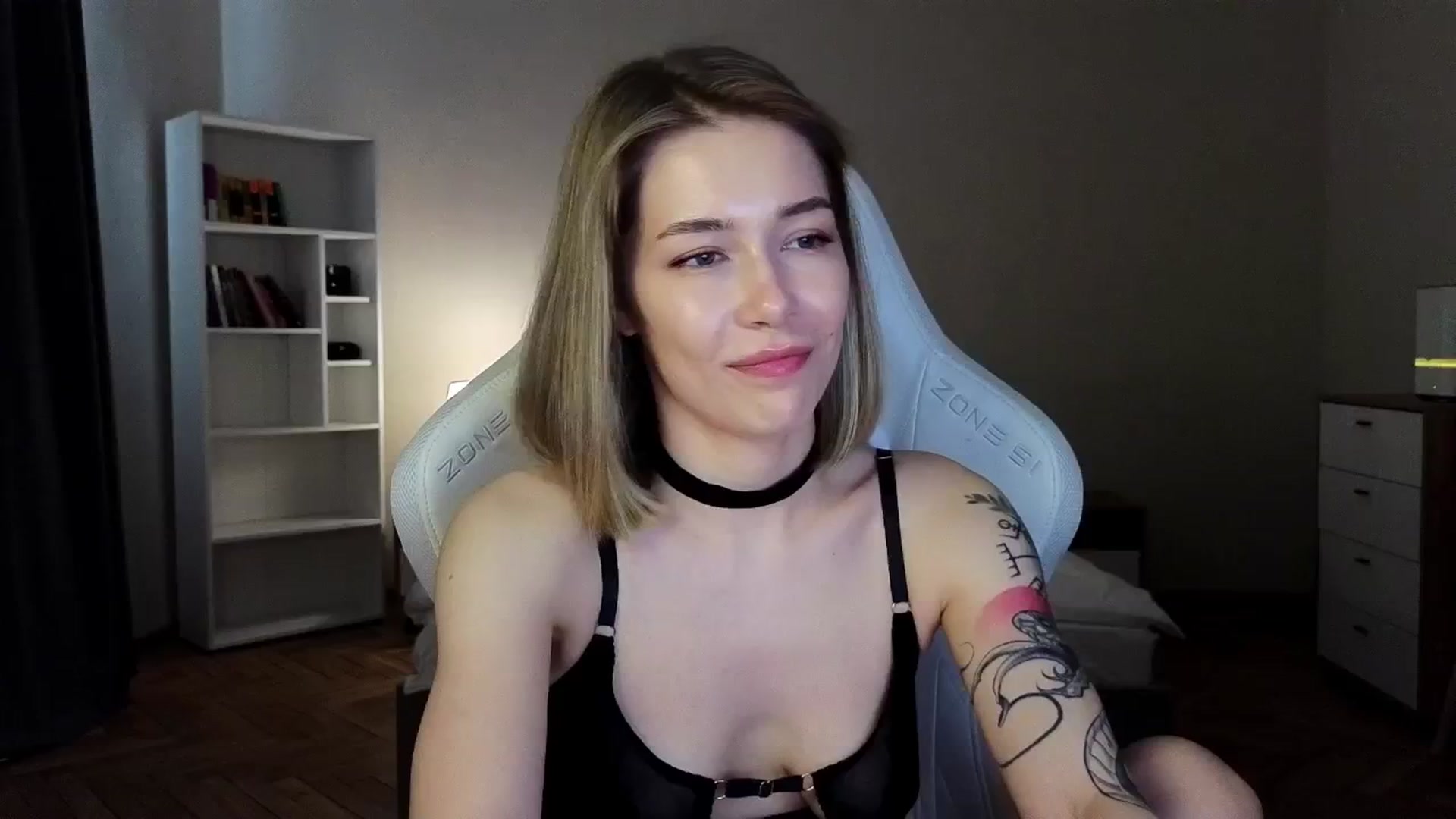 Gallery image thumbnail from KeepSpark's myfreecams stream on, 04/21/2025, 09:21 image 6 of 20