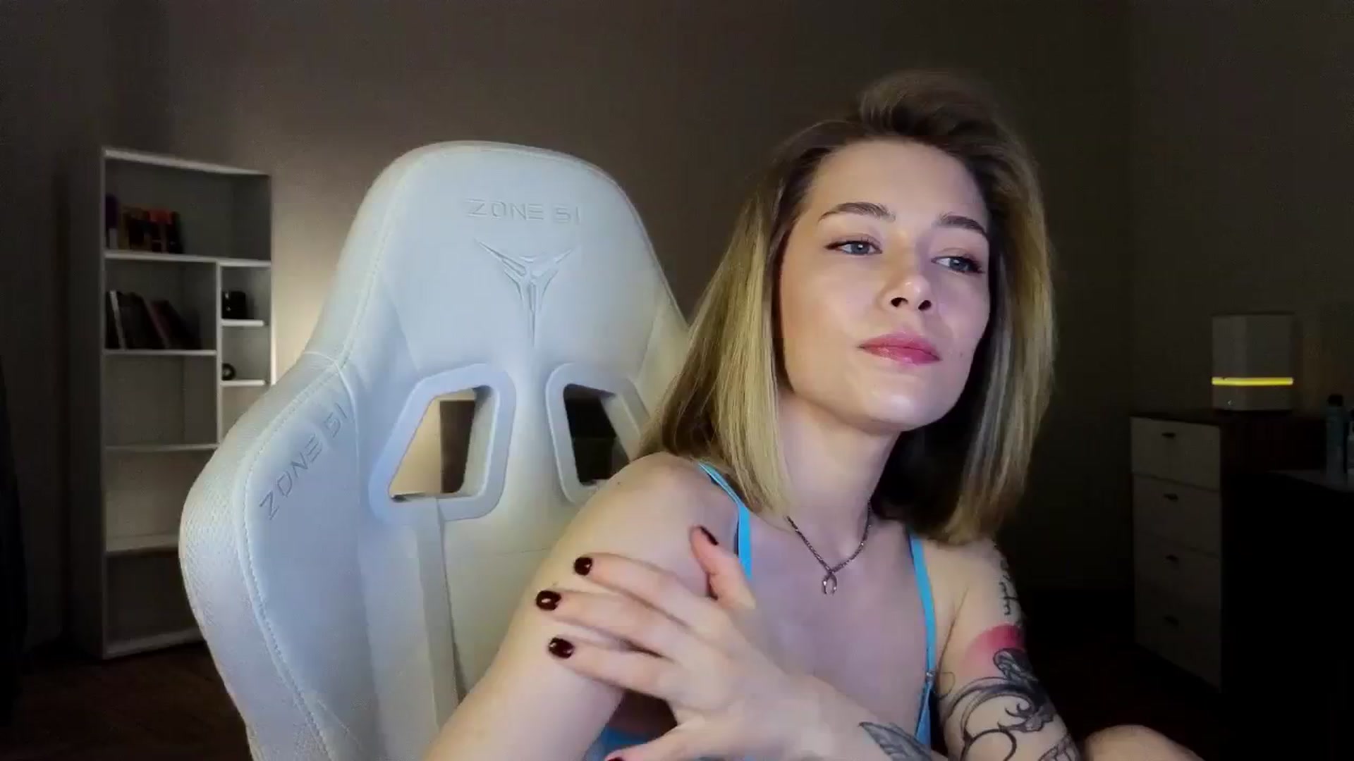 Gallery image thumbnail from KeepSpark's myfreecams stream on, 04/23/2025, 04:08 image 11 of 20