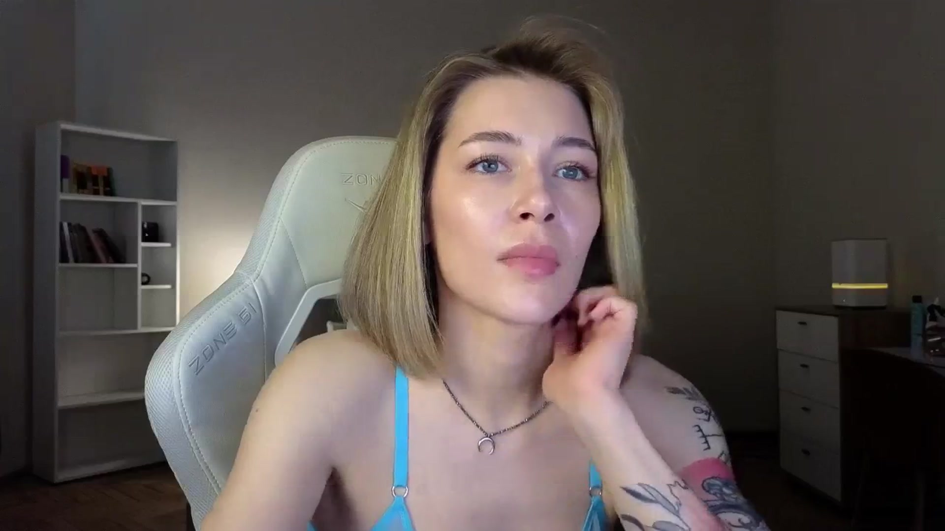 Gallery image thumbnail from KeepSpark's myfreecams stream on, 04/23/2025, 06:59 image 10 of 20
