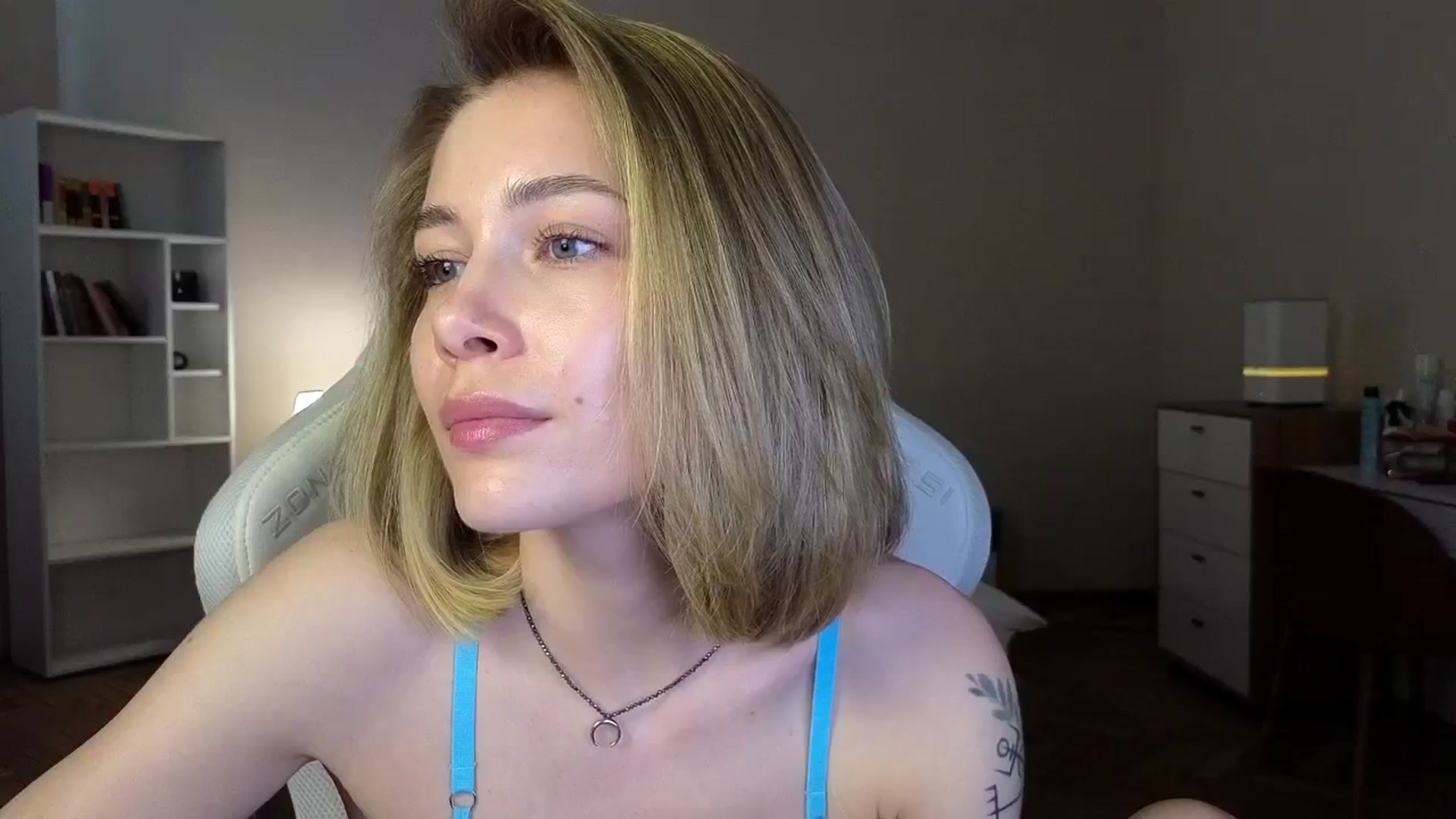 Gallery image thumbnail from KeepSpark's myfreecams stream on, 04/23/2025, 09:03 image 4 of 20