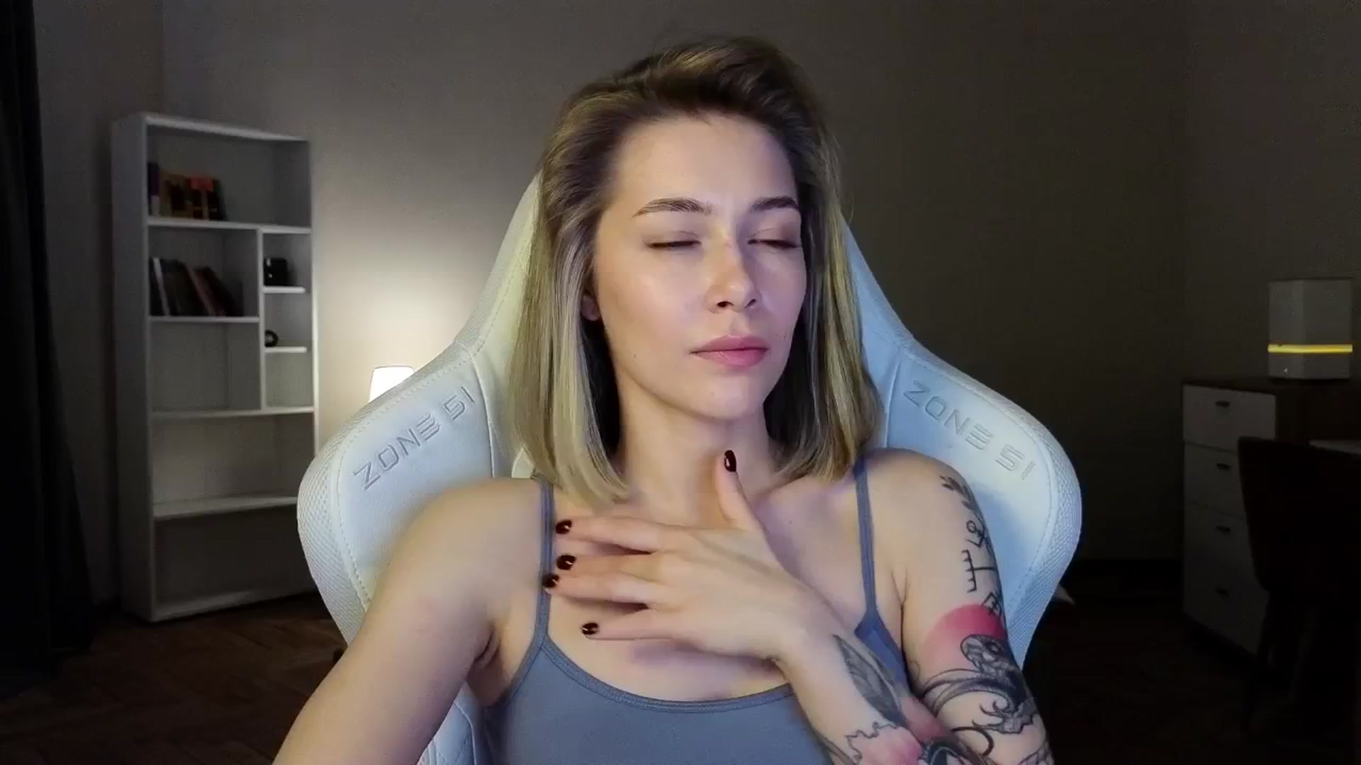 Gallery image thumbnail from KeepSpark's myfreecams stream on, 04/24/2025, 05:41 image 18 of 20