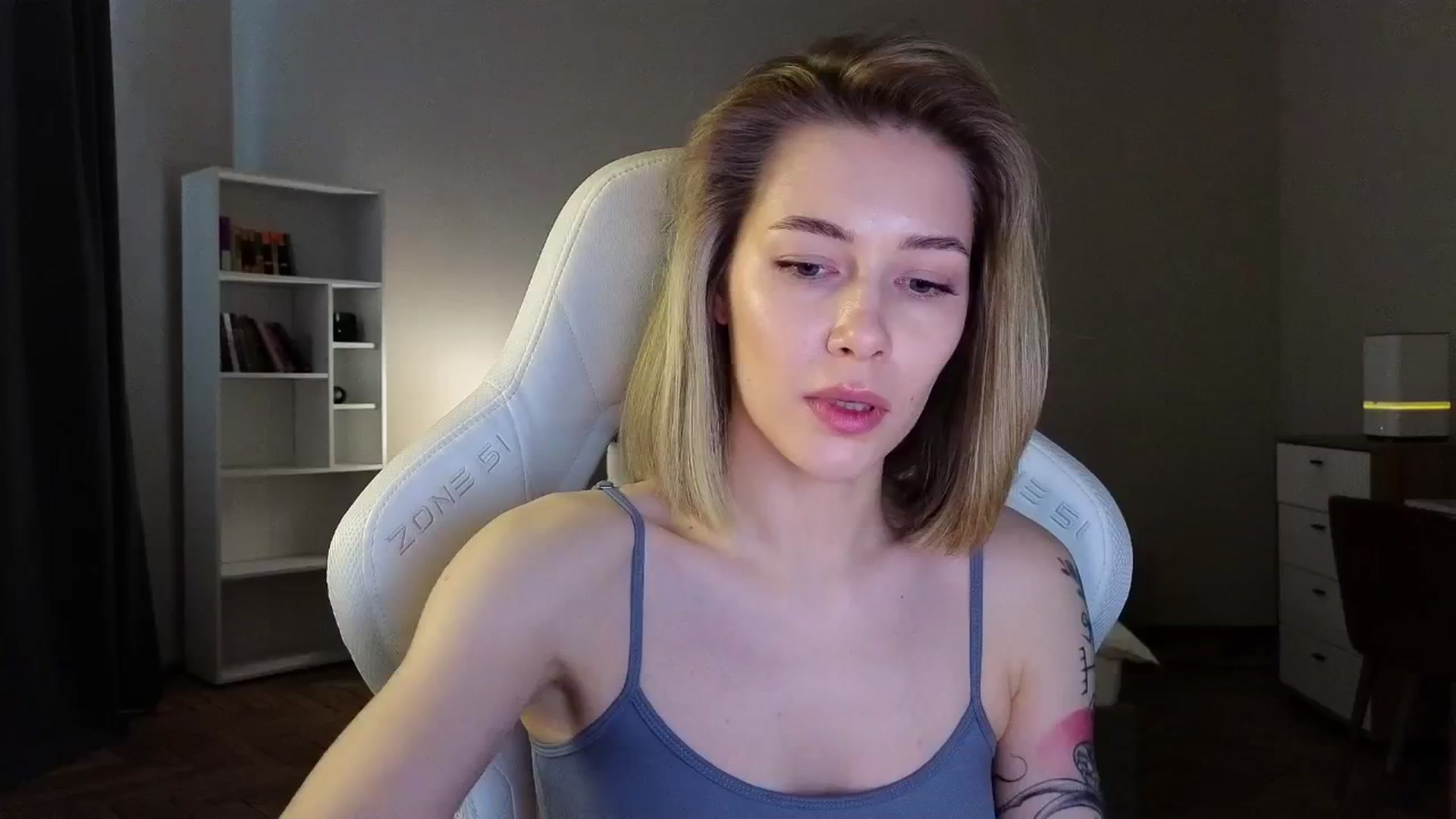 Gallery image thumbnail from KeepSpark's myfreecams stream on, 04/24/2025, 07:03 image 16 of 20