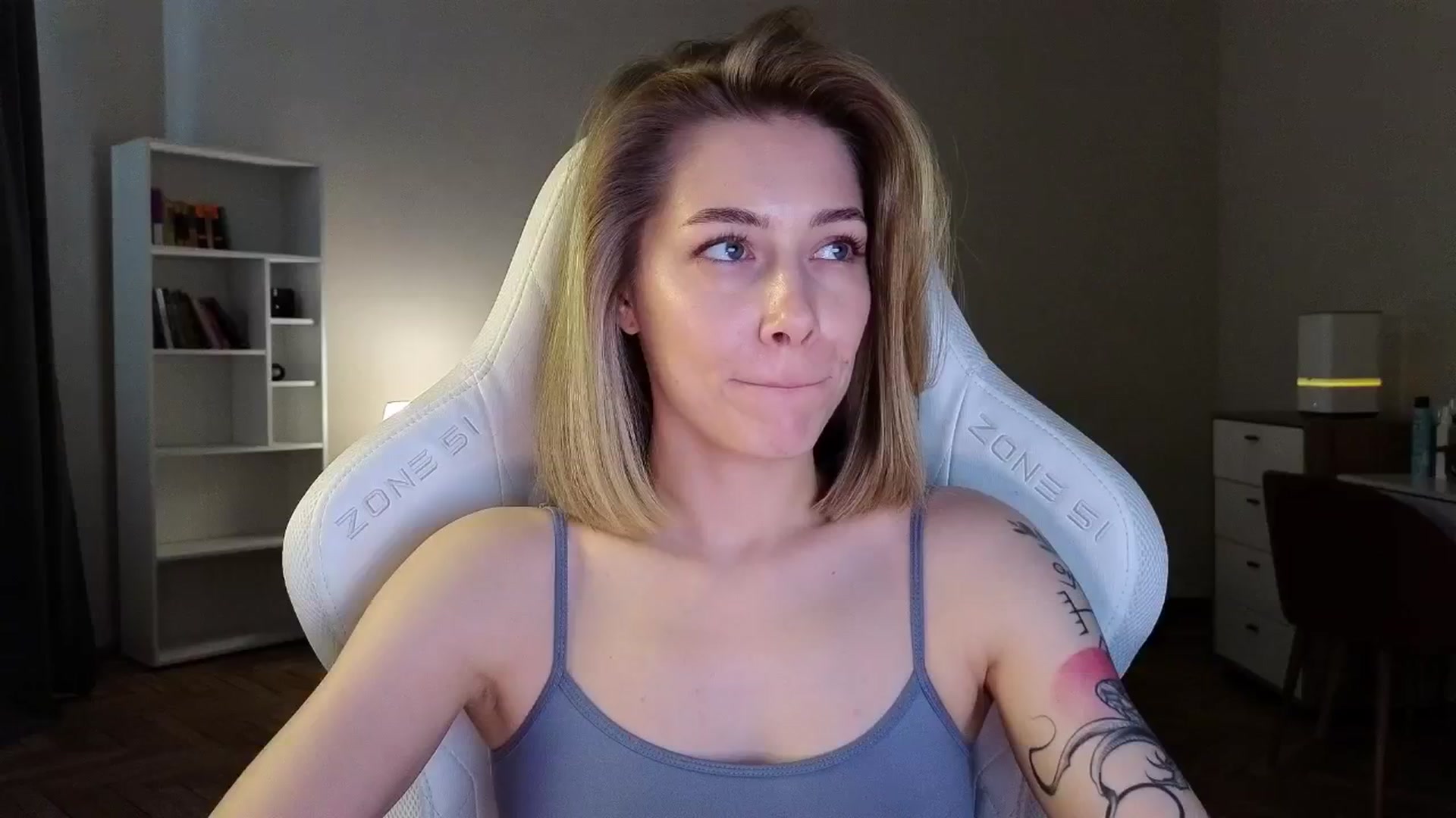Gallery image thumbnail from KeepSpark's myfreecams stream on, 04/24/2025, 07:03 image 1 of 20