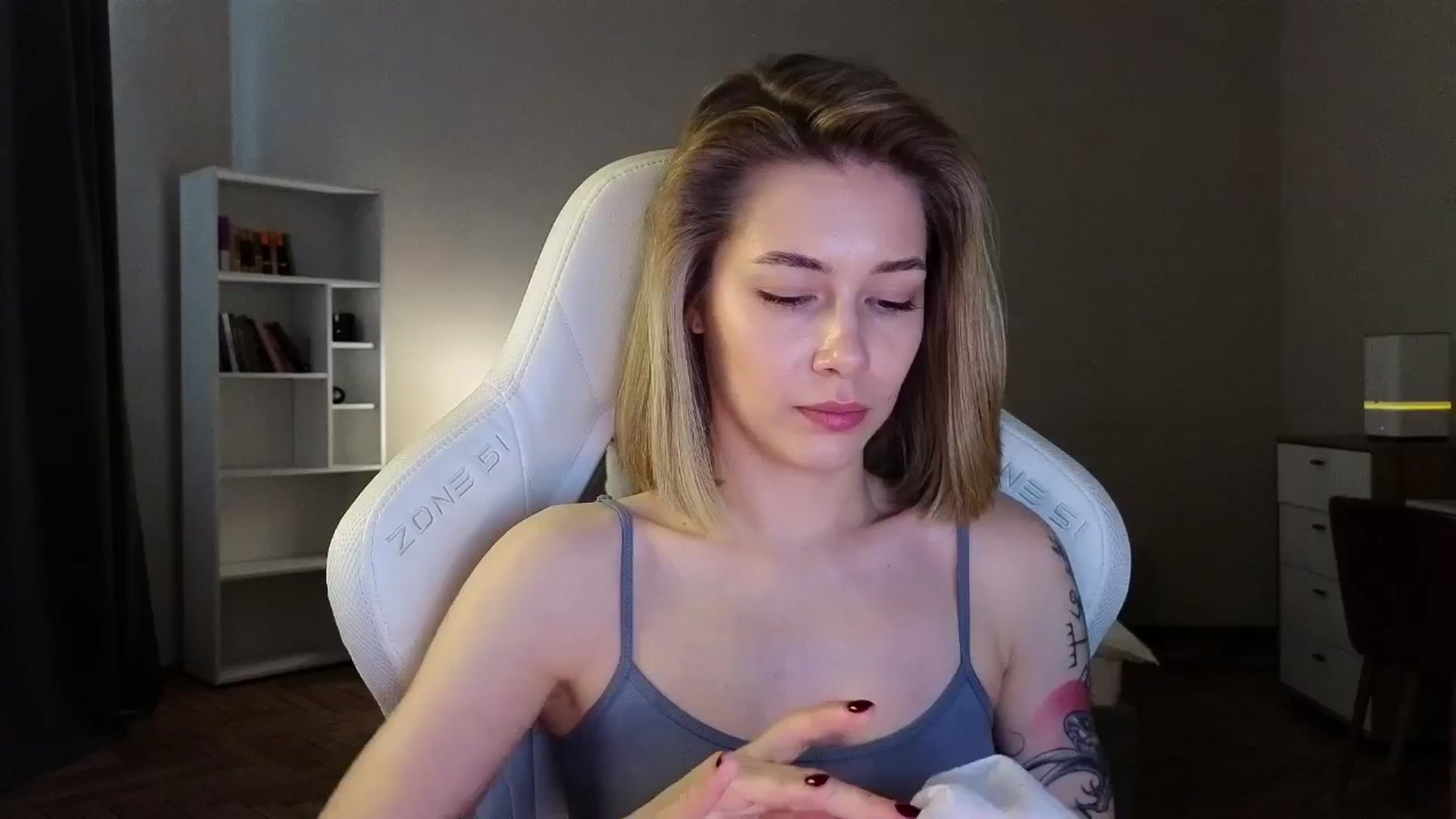 Gallery image thumbnail from KeepSpark's myfreecams stream on, 04/24/2025, 07:03 image 14 of 20